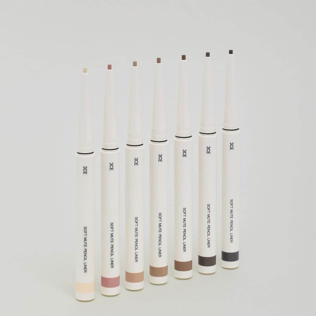 3CE Official Instagramさんのインスタグラム写真 - (3CE Official InstagramInstagram)「3CE SOFT MUTE PENCIL LINER 의 다채로운 7가지 뮤트 컬러 베리에이션을 만나보세요. 데일리 메이크업부터 트렌디 음영 메이크업까지 다채롭게 활용 가능합니다🥰  # MILK NUDE # PALE ROSEWOOD # OATMEAL GRAY # HAZEL BROWN # ACORN BROWN # ASH GRAY # MILDY BLACK  #3CE #3CESTYLENANDA #3CELINER #EYELINER #3CESOFTMUTEPENCILLINER」7月25日 9時00分 - 3ce_official