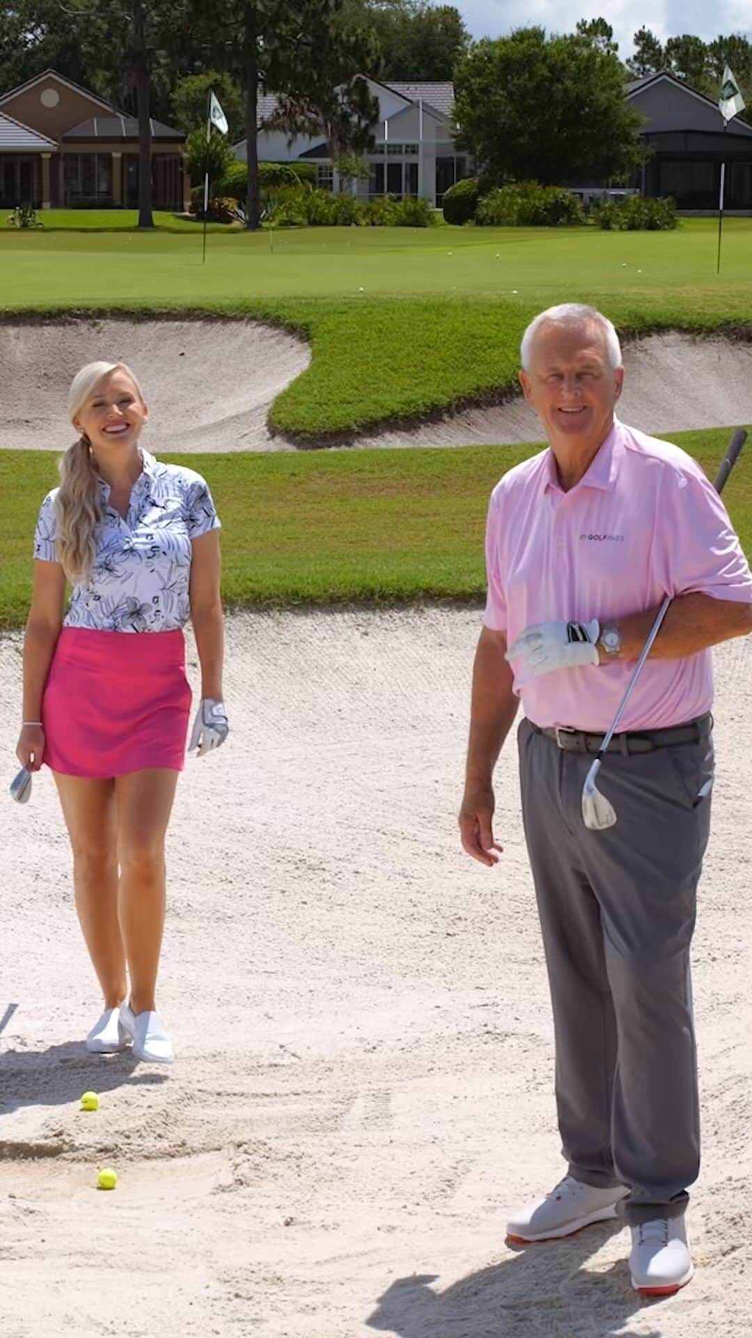 ブレア・オニールのインスタグラム：「Stuck in the sand? @blaironealgolf and @martinhallgolf have a solution! Learn how to improve your bunker play with this fun lesson.   Watch new episodes of “School of Golf” every Monday with the link in our bio.」