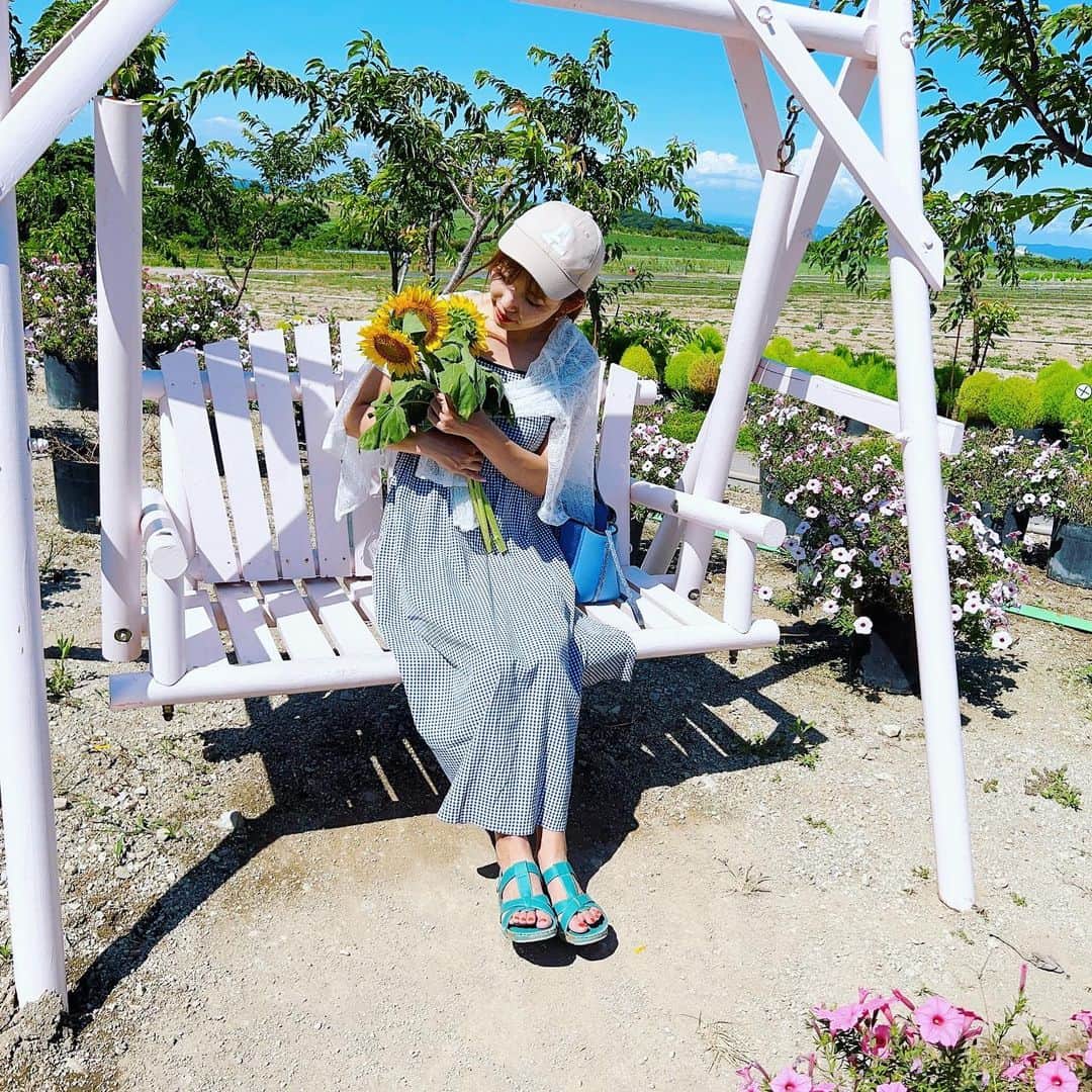 中村愛さんのインスタグラム写真 - (中村愛Instagram)「🟦♡ ・ ・ ・ 青空気持ち良き♡ さっきリールに載せた #映えスポット (^^)  あ、愛知です😆🌻✨  今日も暑いけど😵 無理せず行きましょっ  \( *´ω`* )/」7月25日 9時19分 - nakamuramura_ai
