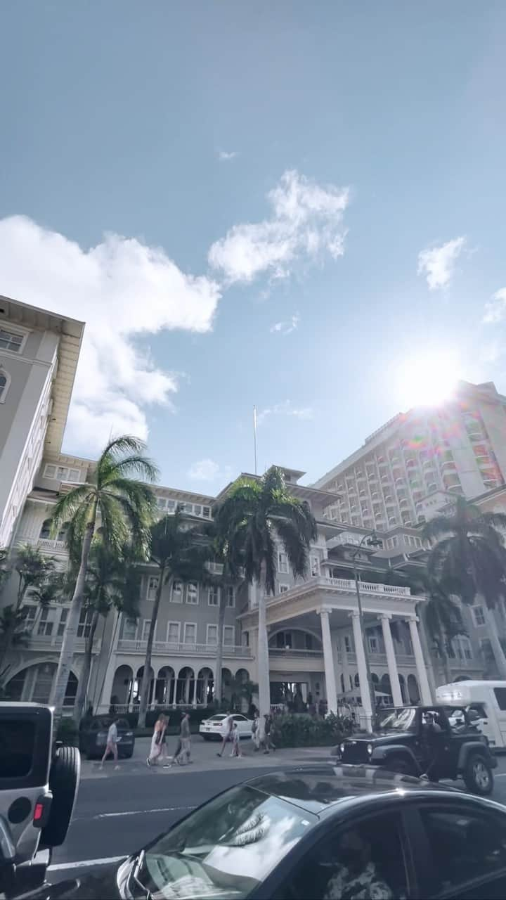 遊海 Yuumiのインスタグラム：「Paradise at Waikiki Hawaii  @themoanasurfrider   #moanasurfrider #westin #waikiki #hawaii #oahu #beach #ocean #beachview #luxury #travel #hawaiilife #ハワイ　#モアナサーフライダー #ホテル　#ワイキキ　#旅行」