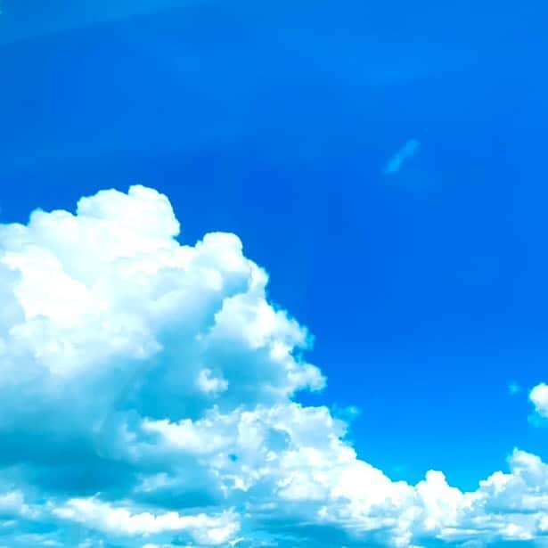 西島隆弘（Nissy）のインスタグラム：「秋田県秋田市 、九州北部での令和5年7月豪雨に関して  被災地での救援活動や復興支援などに少しでも役立ててればと、 僕にできる支援の形を考えた結果  【社会福祉法人秋田県共同募金会】と、 【福岡県令和５年7月 豪雨災害義援金窓口】に寄付いたしました。  豪雨により亡くなられた方々のご冥福をお祈り申し上げますとともに、 そのご家族や被災された方々に、心よりお悔やみとお見舞いを申し上げます。   被害にあわれた皆さまが1日も早く健やかな日々を過ごせるよう 心よりお祈り申し上げます。  Nissy ーーーーーーーーーーー Donation for the Recent Heavy Rain in Akita Prefecture and Northern Kyushu   Hoping to contribute to the relief and recovery efforts in the disaster area, I have decided to contribute a total of 20 million yen to affected areas: 10 million yen to Akita Prefecture and 10 million yen to Fukuoka Prefecture.  I pray for the souls of those who lost their lives in the torrential rains, and also extend my deepest condolences and sympathy to the families of those who lost their lives and to those who were affected by the disaster.  I express my deepest sympathies to all those in the affected areas and my hope for speedy recovery. Nissy ーーーーーーーーーーーー」