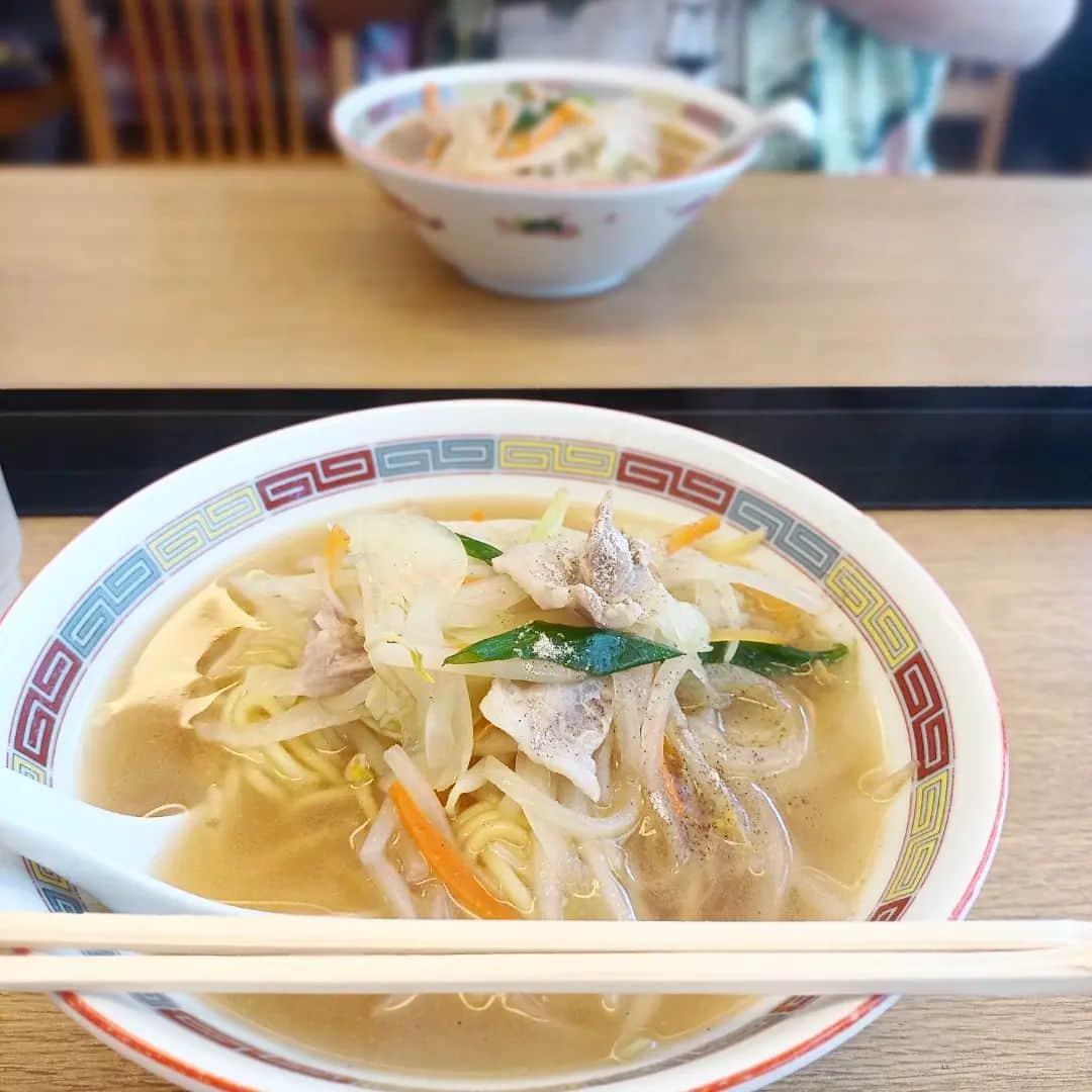 松本隆博のインスタグラム：「。⁡ ⁡八幡浜からフェリーで別府に⁡ ⁡行く際に、いつも船内で食べるのを⁡ ⁡楽しみにしている、八幡浜の⁡ ⁡パンメゾンがなんと痛恨の…定休日😭😭😭。⁡ ⁡⁡ま、でもお陰で久々のちゃんぽん頂き⁡ ⁡ました、安定の美味さ。懐かしさ⁡ ⁡漂う、八幡浜ちゃんぽん。その代表格⁡ ⁡の1つがここ、、⁡ ⁡ちゃんぽん亭イーグルです。⁡ ちゃんぽんは⁡懐かしい味、甘めの炒飯がこれまた食欲を掻き立てます。ご馳走様でした。⁡ ⁡還暦少年 松本隆博⁡ ⁡」