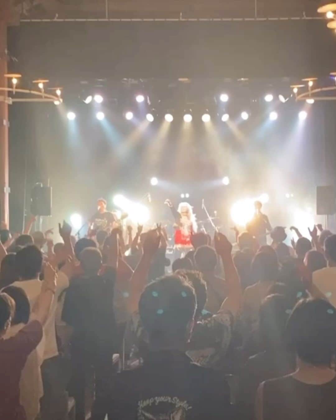 JILLのインスタグラム：「函館ライブ。DEAR FRIENDS❣️  8月04日_名古屋ダイアモンドホール 8月05日_大阪クラブクワトロ —————————————- PERSONZ「I AM THE BEST TOUR」 6月18日_高知県立県民文化ホール グリーンホール 6月24日_札幌CUBE GARDEN 7月02日_ヒューリックホール東京 7月22日-仙台rensaホール 7月23日_函館金森ホール 8月04日_名古屋ダイアモンドホール 8月05日_大阪クラブクワトロ 8月11日_新潟LOTS 8月12日_高崎芸術劇場スタジオシアター 8月26日_福岡電気みらいホール —————————————-  #jillpersonz  #personz  #youtubepersonzチャンネル #note  #jillpersonz  #エアプレ #JILLプレ #ラジオ高崎 #三味線JILL屋」