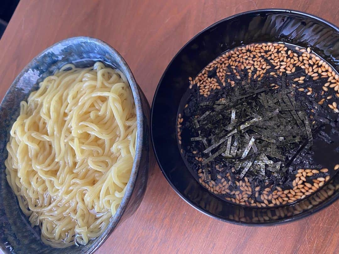 小沢仁志さんのインスタグラム写真 - (小沢仁志Instagram)「おはようさん❗️ 昆布水つけ麺で 暑さを乗り切る👍」7月25日 9時56分 - ozawa_hitoshi