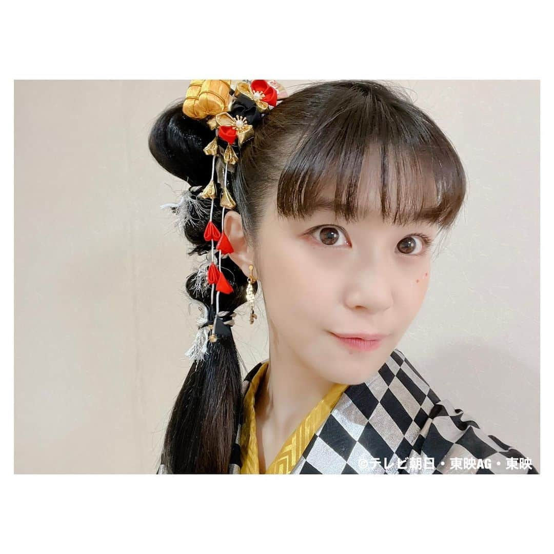 加村真美さんのインスタグラム写真 - (加村真美Instagram)「余裕がなくて写真をぜんぜん撮れていなかったのと、久しぶりに自撮りしてなんとも言えない写真です🤳  キングオージャーの撮影は同世代の方が多くてめちゃくちゃ楽しいです☺️ すこーしずつキャストの皆さんと写真撮ってもらっているので(人見知り強)すこーしずつ載せていきます🐝  #王様戦隊キングオージャー #キングオージャー #スズメ」7月25日 10時07分 - kamura_mami