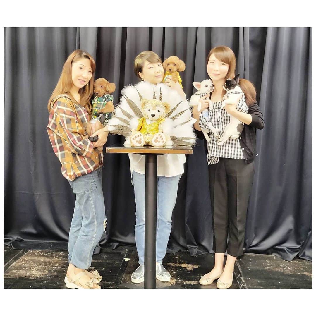 扇けいさんのインスタグラム写真 - (扇けいInstagram)「『えまおゆうとSmileな仲間たちvol.25』 ご覧くださった皆さま本当に有難うございました🐶💛 途中パピさんがわんわんと大変失礼いたしました🤣笑 はじめましてのアンドレくんとも仲良し出来たし、久しぶりのケイティちゃんのこともちゃんと覚えていて仲良し出来て、おかあちゃんはひと安心でした笑 めちゃくちゃ楽しかったー！！💓 アーカイブ販売は28日まで！ そして31日までご覧いただけるそうなのでぜひ🌼 (ストーリーにURL載せますね)  本日も #ハリポタ舞台 劇場にてお待ちしております💛  #えまおゆう さん💓 #久路あかり さん💓 #えまおゆうとsmileな仲間たち 🐶✨」7月25日 10時04分 - kei.ohgi