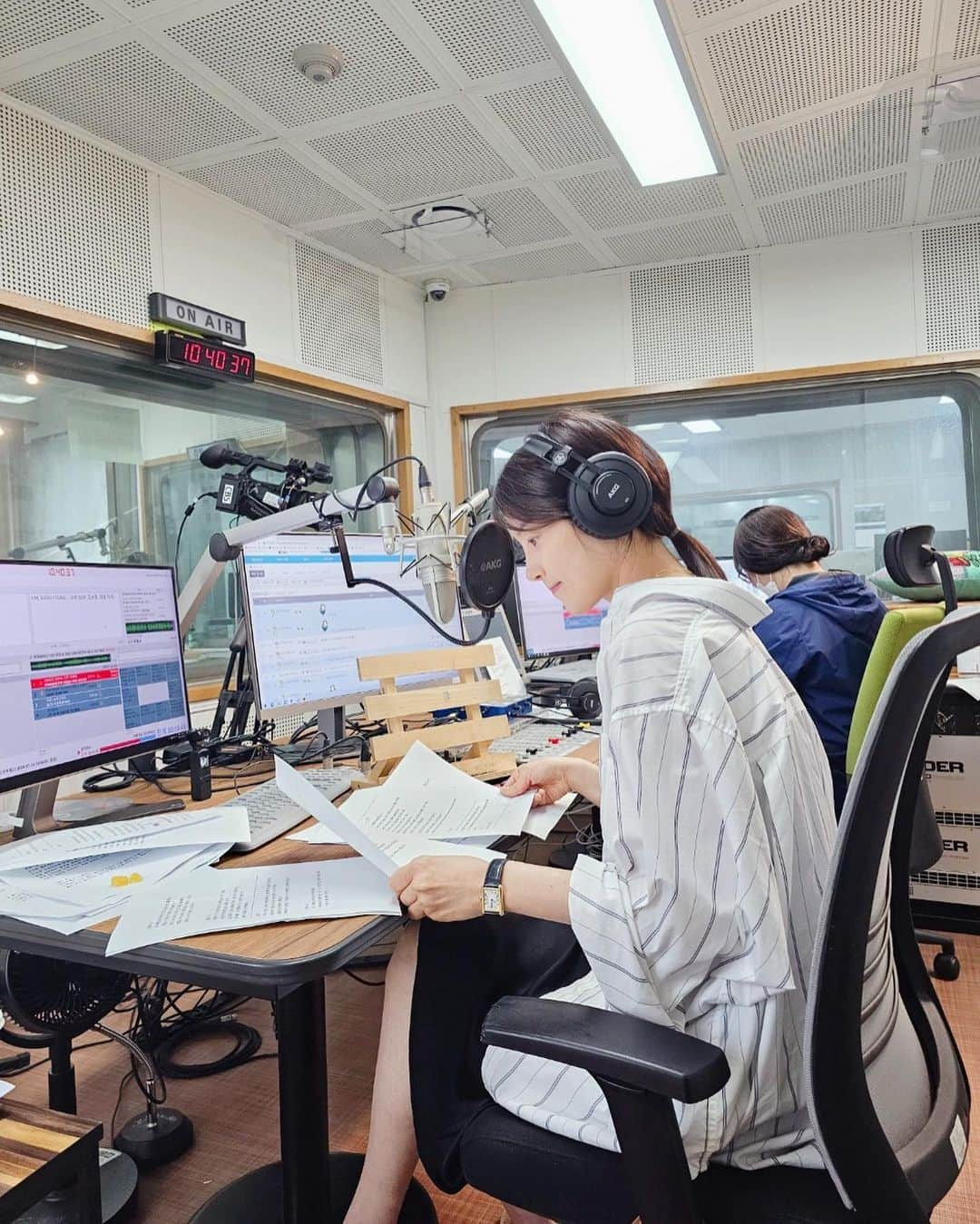 ハン・ジヘさんのインスタグラム写真 - (ハン・ジヘInstagram)「Cbs 음악FM “김정원의 아름다운 당신에게” 피아니스트 정원님 대신 일주일동안 스페셜디제이 하고있어요. 우연히 반갑고 귀여운(?!) 알렉스 오라버니도 만났네요! ㅎ #그대창가에알렉스입니다 도 많이 사랑해주세요^^ #오전9-11시 #어플리케이션레인보우 로도 편하게 들으실수 있어요!^^ #93.9mhz (서울)」7月25日 11時33分 - jh_han