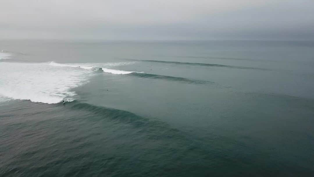 SURFING Magazineのインスタグラム：「Summer swells 🤙」