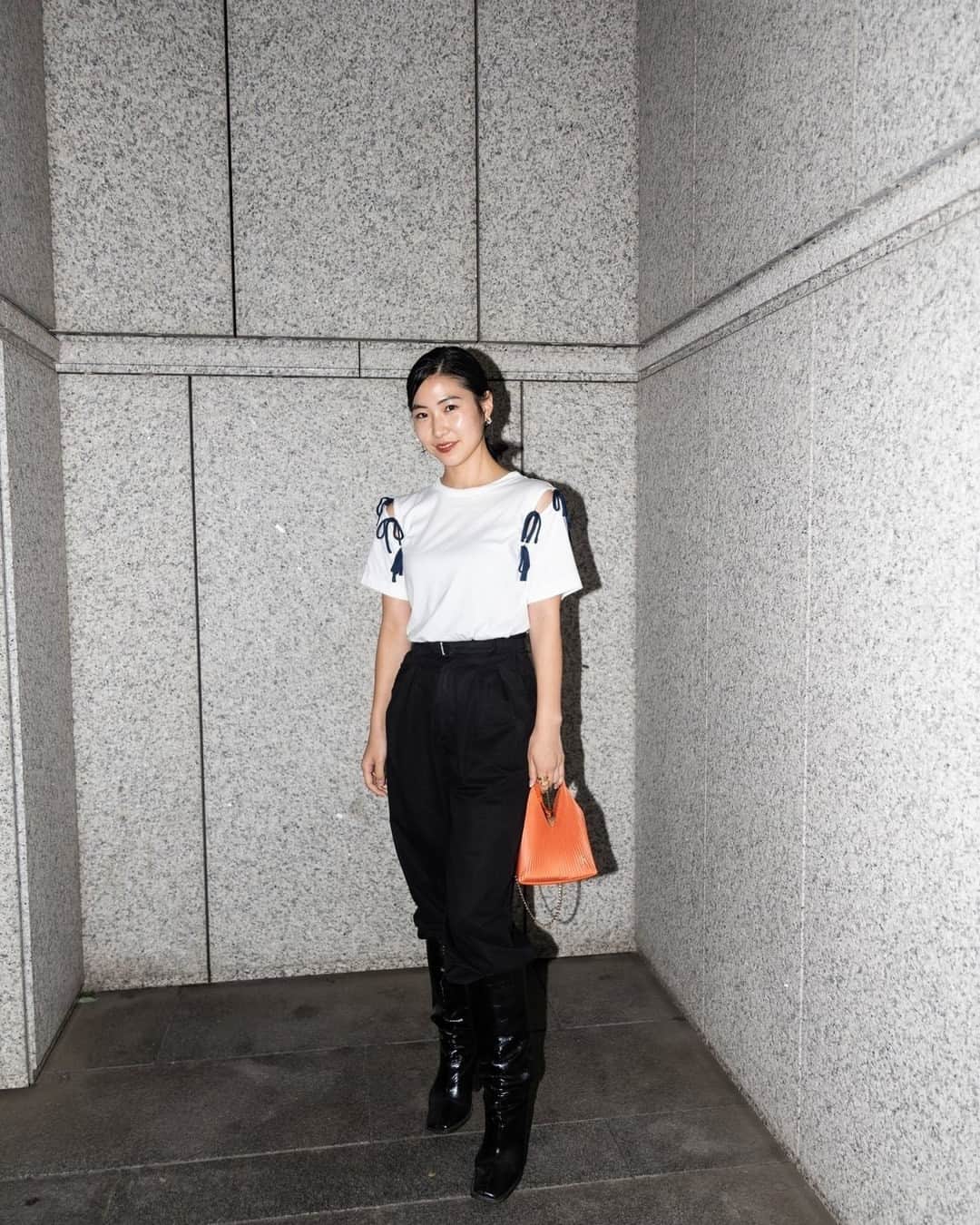 のインスタグラム：「Name: SHIORI KANO⁠ Age: 28⁠ ⁠ Tops #FACETASM⁠ Pants #ForGentleWomanbyensure⁠ Shoes #Topshop⁠ Ring #CharlotteChesnais⁠ ⁠ Photo by @kei10_35⁠ ⁠ #スナップ_fs #fashionsnap #fashionsnap_women」