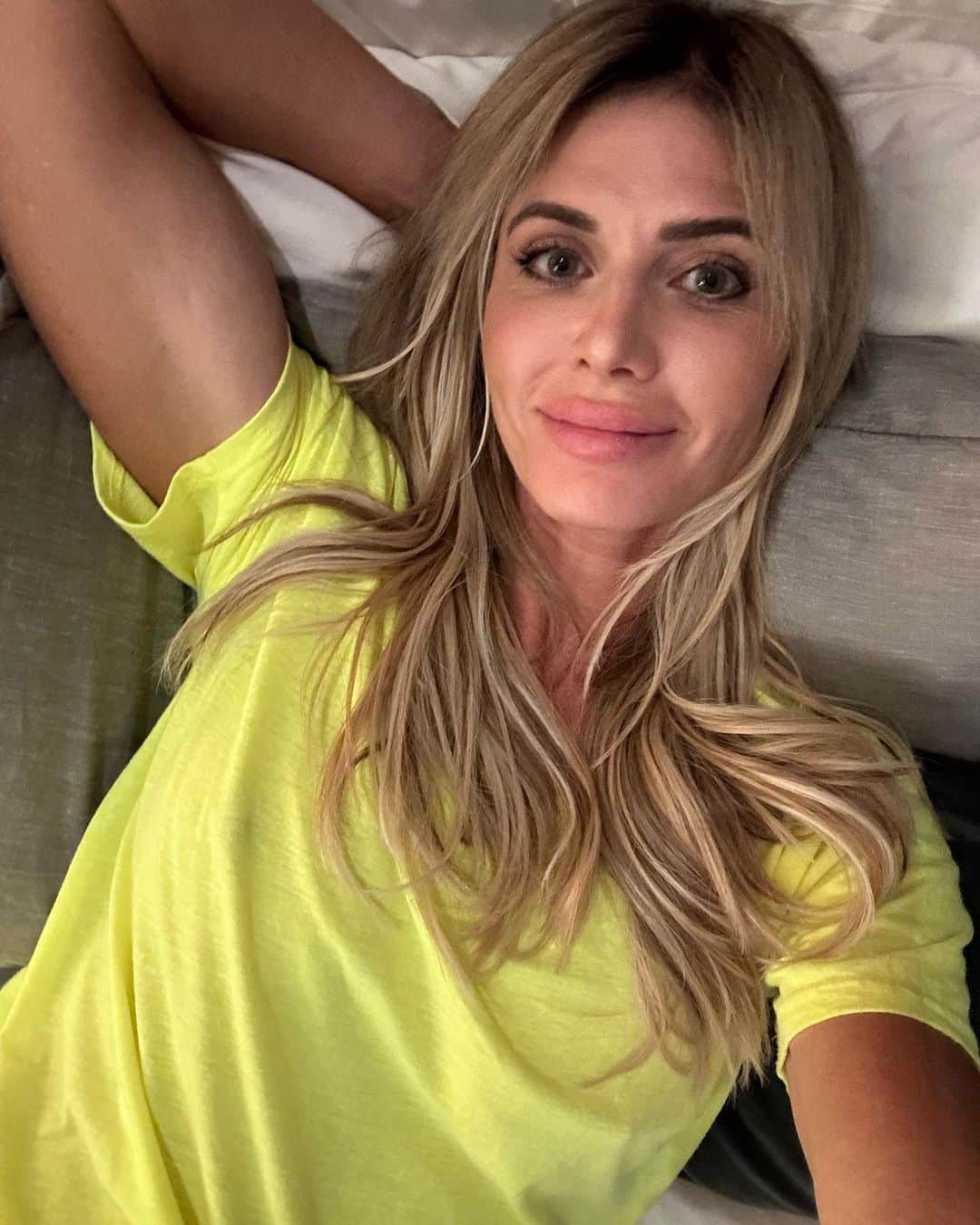 トリー・ウィルソンのインスタグラム：「the best part about having a birthday is hearing from ppl you think are awesome. thanks for all the love sent my way today.🥰」