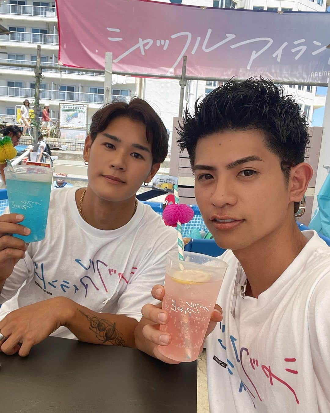 ハリューさんのインスタグラム写真 - (ハリューInstagram)「🌊🌞🌴🌺 シャッフルアイランド 海の家1日店長ありがとうございました！  たくさんの方に会えて チョー嬉しかった💖  みんな暑い中、足運んで来てくれて 本当にありがとうございました☺🙏  またみんなと会える機会を 楽しみにしてます❤️✨  #egg#エッグ#eggモデル #eggメンズモデル#俳優 #gal#ギャル#ぎゃう#ギャル男 #ハリュー#ハリュースタイル #おっはりゅー#はりゅー#はりゅスタ #メンズ#メンズモデル #ファッション#メンズファッション #コーデ#メンズコーデ #メンズヘア#ヘアスタイル #ヘアセット#メンズヘアセット #美容#メンズ美容」7月25日 12時45分 - hryu_style1130