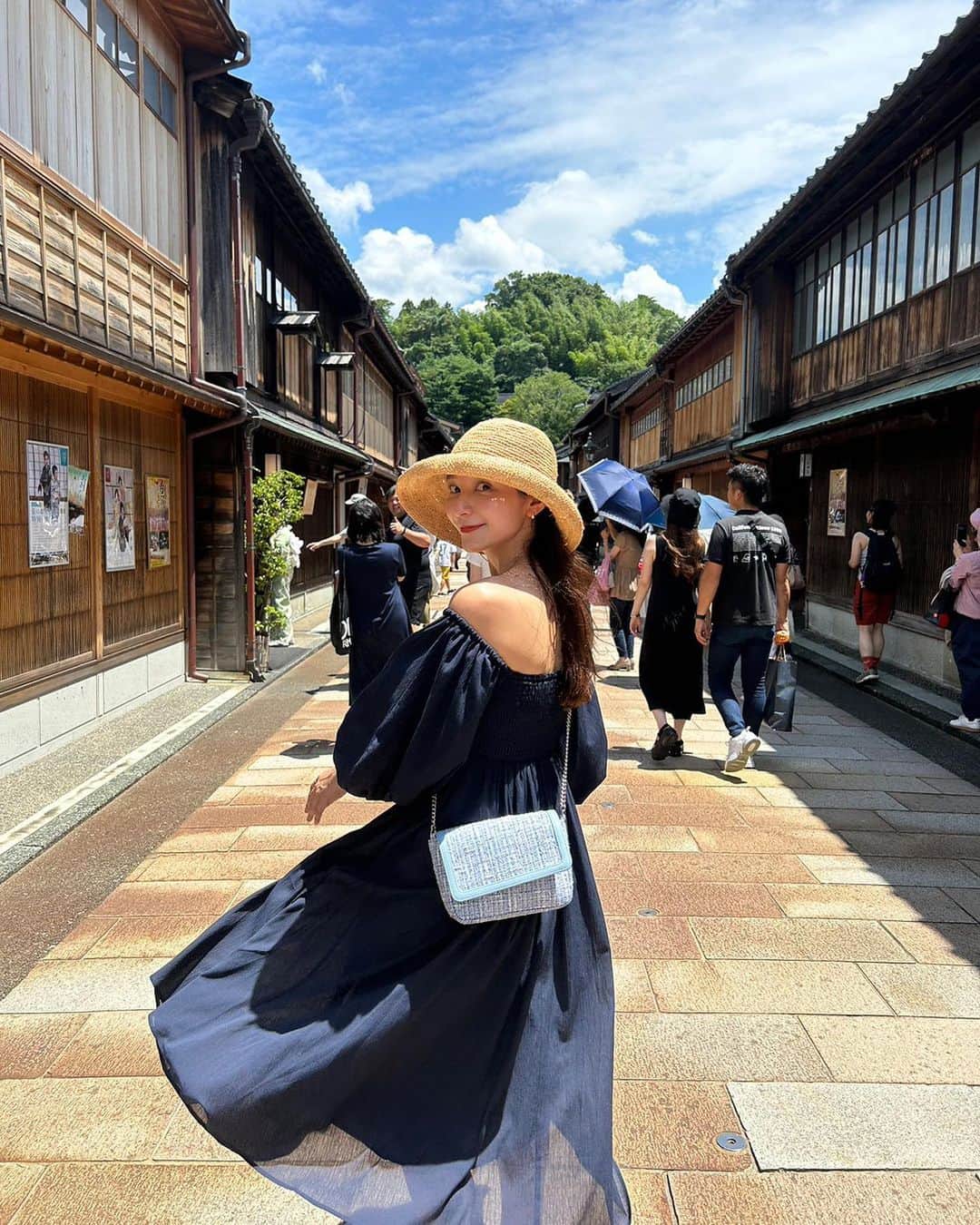 大西百合子のインスタグラム：「あちあち🫠☀️💦  #onishiyuriko」