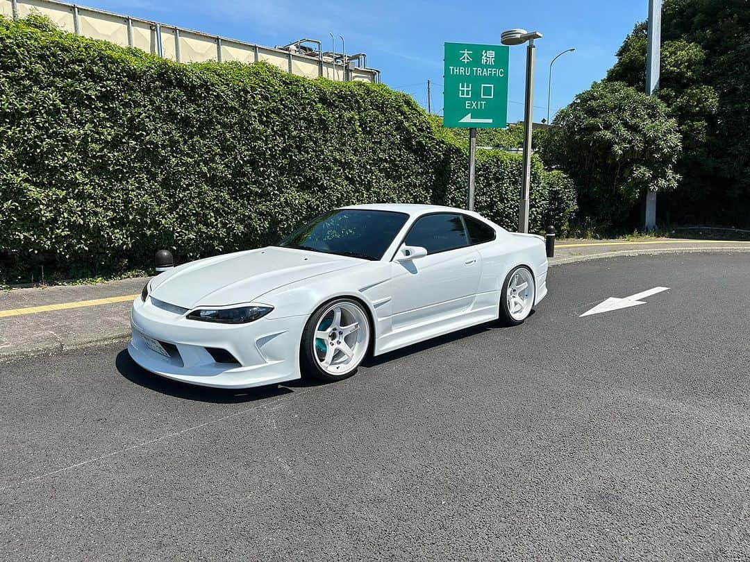 谷口信輝のインスタグラム：「久しぶりにシルビアを動かしました。 少しだけのドライブでしたが、 なんだかご機嫌でした。 やはり動かすと嬉しいみたい。 #SILVLA #s15」