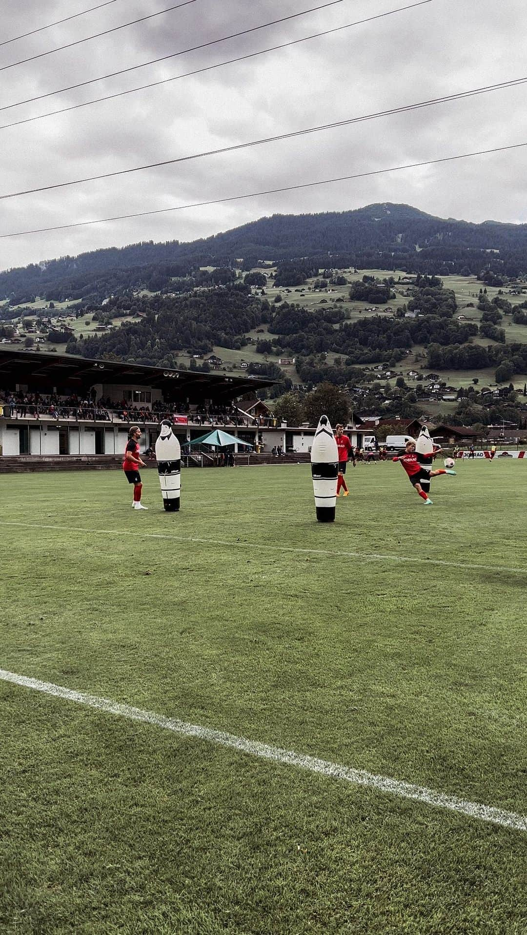 堂安律のインスタグラム：「@doanritsu 💥💥💥  #scf #scfreiburg #bundesliga」