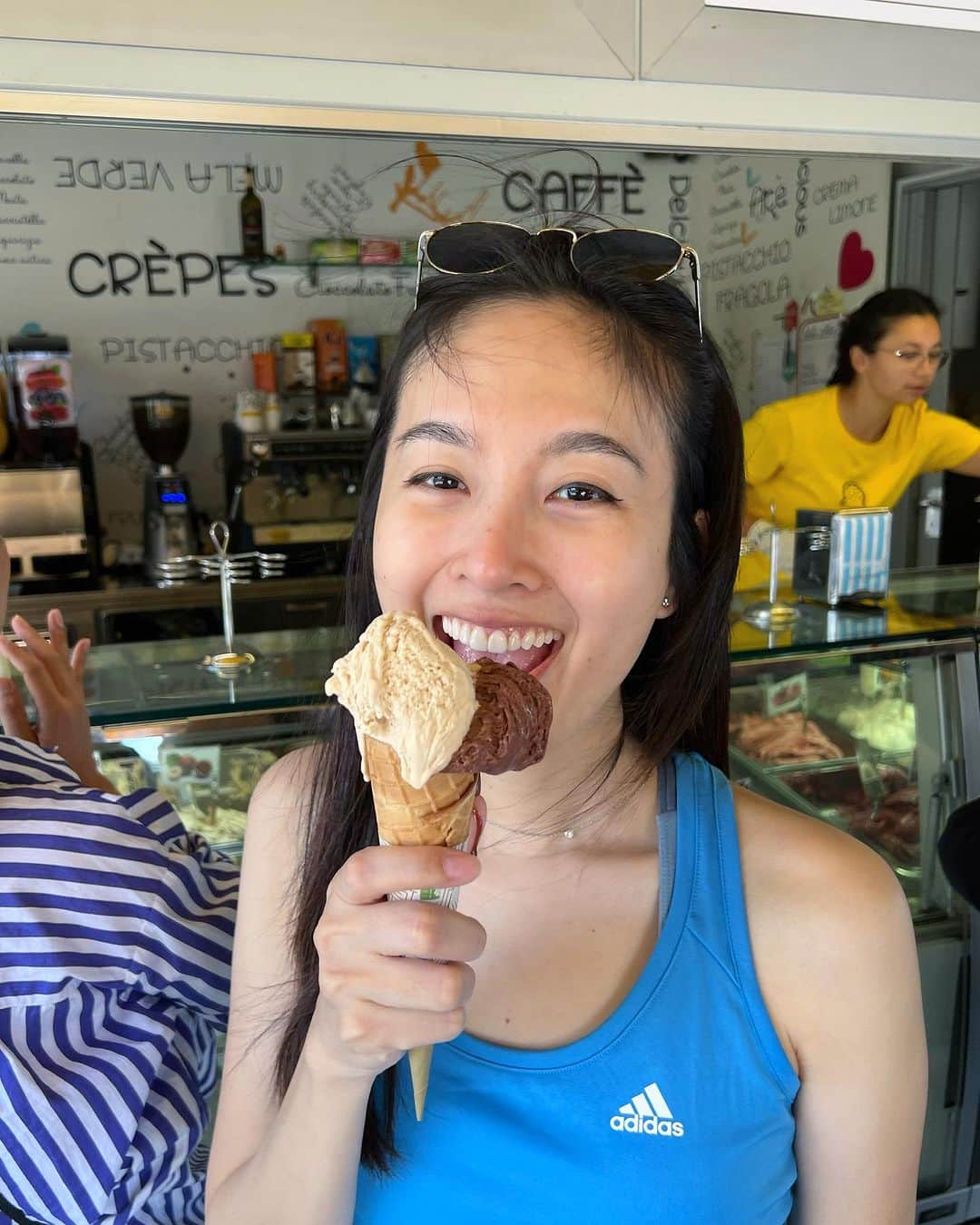 ポーイ・タリーチャダー ペッチャラットのインスタグラム：「🍦 ❤️ ☀️」