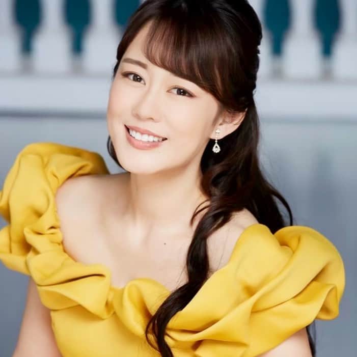 丘みどりのインスタグラム：「へへっ。 バースデー！！ これからもよろしくお願いします♡  #丘みどり#誕生日」