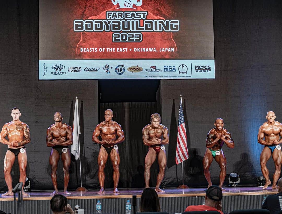 リバトラ YOSHITOさんのインスタグラム写真 - (リバトラ YOSHITOInstagram)「.  MCCS Far East Bodybuilding 2023  ボディビル編  今年初挑戦のボディビル！ 今までメンズフィジークだったので体重別けのための計量を経験した事が無く初めての体重測定！  ミドル級に出場しました。  規定ポーズも誰かに習ったこともなく、フリーポーズも作った事無いから初めての経験でした♪  2位と言う順位を貰ったので初挑戦にしては良くやった方ではと甘やかしてます😂ww  終わってみてボディビルは凄く楽しかったので来年も出ます！そして脚トレをもっと拘ってやります！色々痛感しました！メンズフィジークの時のただ脚トレやってるだけ、とボディビルのやる！は違うなと！  ボディビル楽しかった😊  #筋肉#muscle#workout#training#ワークアウト#トレーニング#筋トレ#bodybuilding#mensphysique#ダイエット#diet#fitness#フィットネス#フィジーク#ボディビル#mccs#fareastbodybuilding」7月25日 22時38分 - rebattler_