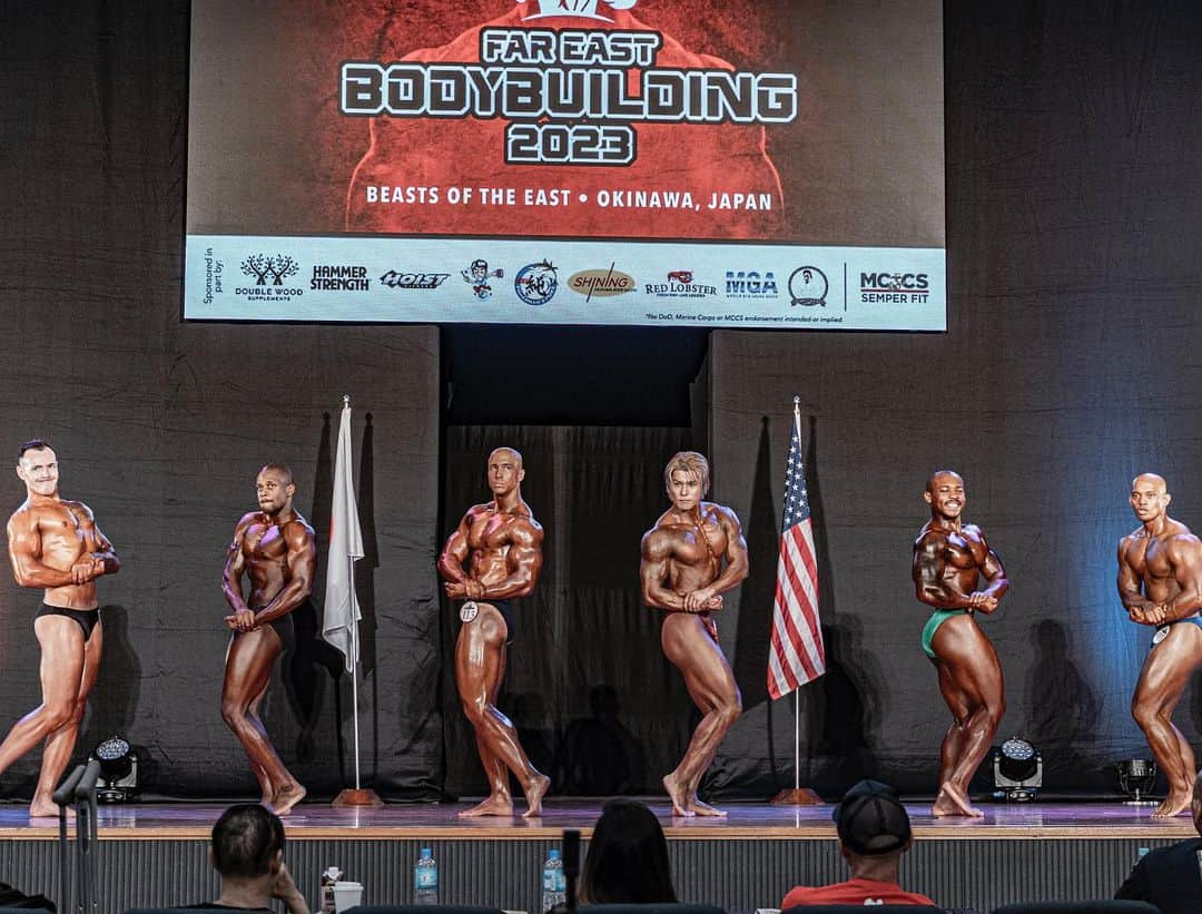 リバトラ YOSHITOさんのインスタグラム写真 - (リバトラ YOSHITOInstagram)「.  MCCS Far East Bodybuilding 2023  ボディビル編  今年初挑戦のボディビル！ 今までメンズフィジークだったので体重別けのための計量を経験した事が無く初めての体重測定！  ミドル級に出場しました。  規定ポーズも誰かに習ったこともなく、フリーポーズも作った事無いから初めての経験でした♪  2位と言う順位を貰ったので初挑戦にしては良くやった方ではと甘やかしてます😂ww  終わってみてボディビルは凄く楽しかったので来年も出ます！そして脚トレをもっと拘ってやります！色々痛感しました！メンズフィジークの時のただ脚トレやってるだけ、とボディビルのやる！は違うなと！  ボディビル楽しかった😊  #筋肉#muscle#workout#training#ワークアウト#トレーニング#筋トレ#bodybuilding#mensphysique#ダイエット#diet#fitness#フィットネス#フィジーク#ボディビル#mccs#fareastbodybuilding」7月25日 22時38分 - rebattler_