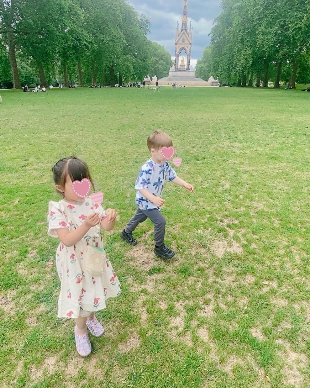 酒向杏奈さんのインスタグラム写真 - (酒向杏奈Instagram)「. . 今年の夏はHyde Parkに何度お世話になったことか🌳 . こちらで買ったスカート付きのお気に入りの水着は何回かしか登場しないほど涼しい(秋のような？)ロンドンだったけど、夏のロンドンは最高でした☀️ . Hyde Parkのコルテッドクリーム入りのアイスが本当に美味しくて🍦大人がハマる💗 . . #hydepark #london」7月25日 22時44分 - annacotta715