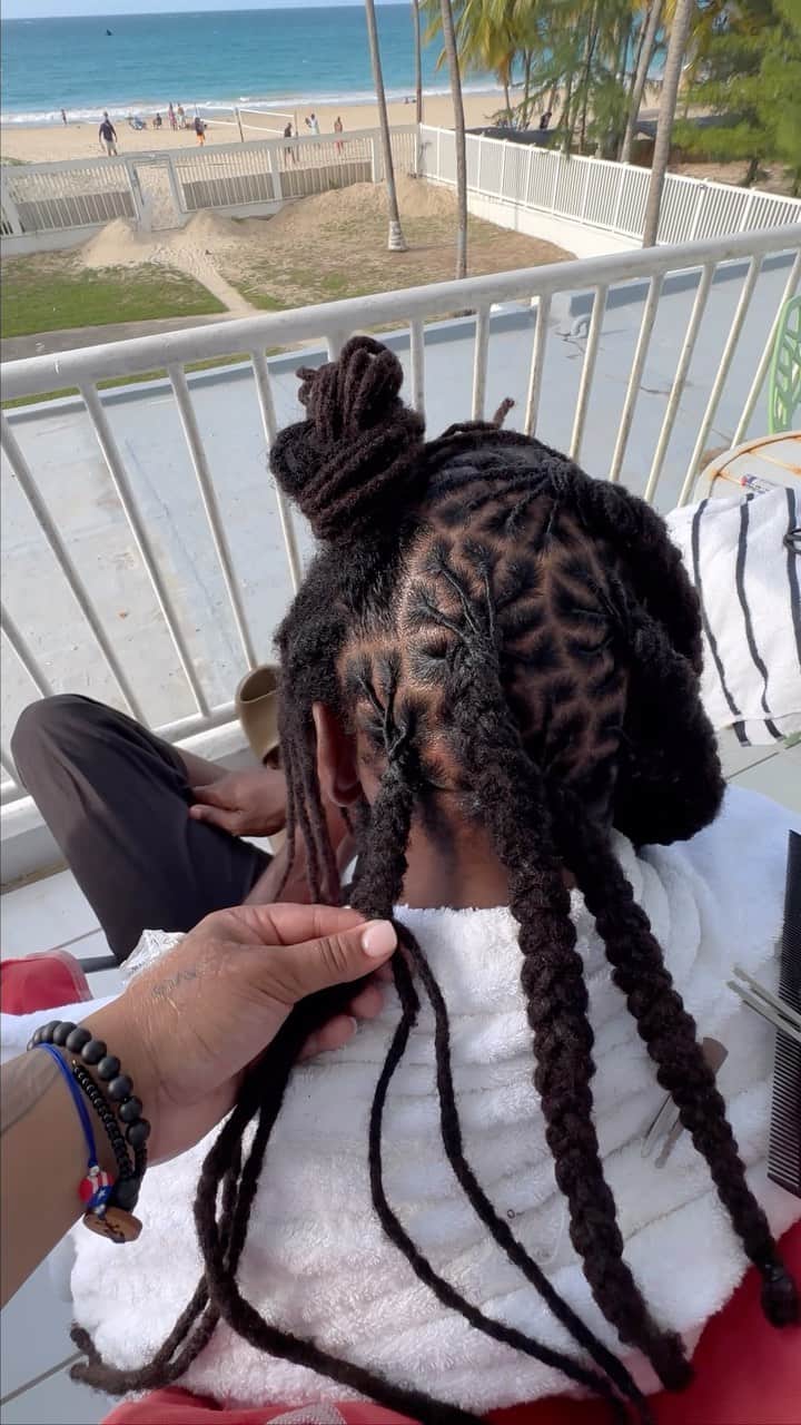 ケネス・フェリードのインスタグラム：「Come with me to do @kennethfaried35 THE MANIMAL’S locs in Puerto Rico 🇵🇷 this trip was amazing I’ll definitely be back Fa sho 😎🫡   ❤️ 🔒 #LUVLOCSLLC™️ @madbarbers 💈 Locticion / Stylist @kpforkeeps 🤞   #orlandolocs 📍 #loctition #orlandoloctician #loclover 💚💛❤️ #locstyles #locrepair 🛠 #locextentions #locreattacthments #instantlocs 🦁 #detoxlocs 🧼 #locmaintance #floridalocs 🌴 #booksystylist 🗓#explorepage  #naturalhair #loclife #loveyourlocs #womenlocstyles #menlocstyles  #foryourpage #fyp #orlandolocs #centralfloridalocs #orlandostylist #puertorico」