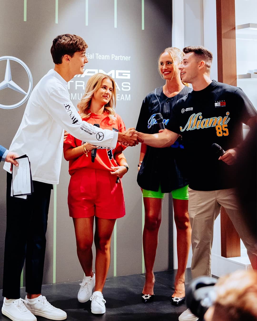Tommy Hilfigerさんのインスタグラム写真 - (Tommy HilfigerInstagram)「We took a quick pit stop at the Tommy Hilfiger store in Budapest this weekend for some fun before the game.  #TommyxMercedesAMGF1xAwakeNY」7月25日 23時00分 - tommyhilfiger