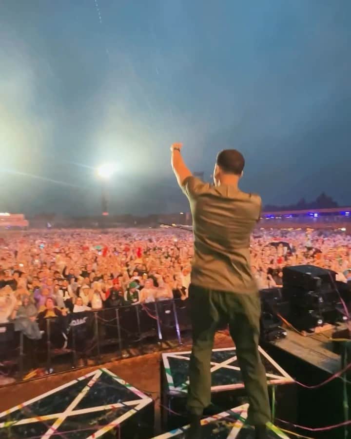 アフロジャックのインスタグラム：「Danke schön @parookaville ❤️🇩🇪」