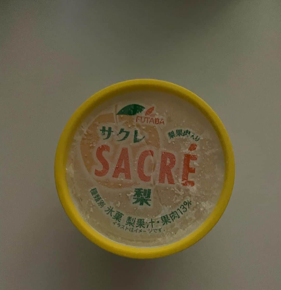 涼掛凛のインスタグラム：「大好きなかき氷の日らしいので7月の氷まとめ🍧  今日は食べに行けなかったからおうちで…！  . . . . . . . #かき氷 #かき氷の日 #かき氷巡り #かき氷マニア #かき氷部 #かきごーらー #かきごおり #かきごおりすと #かきごおり部」