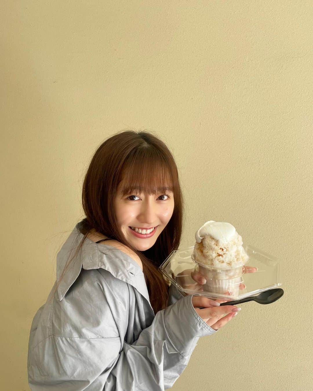 佐々木彩夏のインスタグラム：「🤎  ツアーの名古屋で食べたかき氷🍧  #名古屋 #かき氷 #あーコーデ #ootd #あーりんぐらむ」