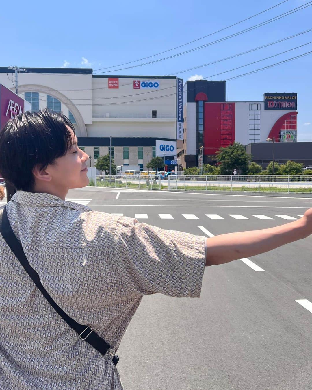 りゅうのインスタグラム：「🗣️夏だぁぁあああ‼︎‼︎ 〜〜〜〜〜〜〜〜〜〜〜〜 兄とおばあとデート。 〜〜〜〜〜〜〜〜〜〜〜〜〜 兄と妹と母と父と新しい姉。 〜〜〜〜〜〜〜〜〜〜〜〜〜〜 僕なんかの為に動いてくれる友。 〜〜〜〜〜〜〜〜〜〜〜〜〜〜〜 みーんな大切だった！！！ #愛 #instagood #ファッション #その日の写真 #綺麗な #美術 #photography #ハッピー #picoftheday #かわいい #いいね返し #ootd #fff #fasion #japan  #おしゃれさんと繋がりたい #followme #selfy #美男美女 #雰囲気推してください #自撮  #ヲタク#量産型 #코디　#오오티디 #데일리록 #셀피　#셀카　#팔로우 #메이크」