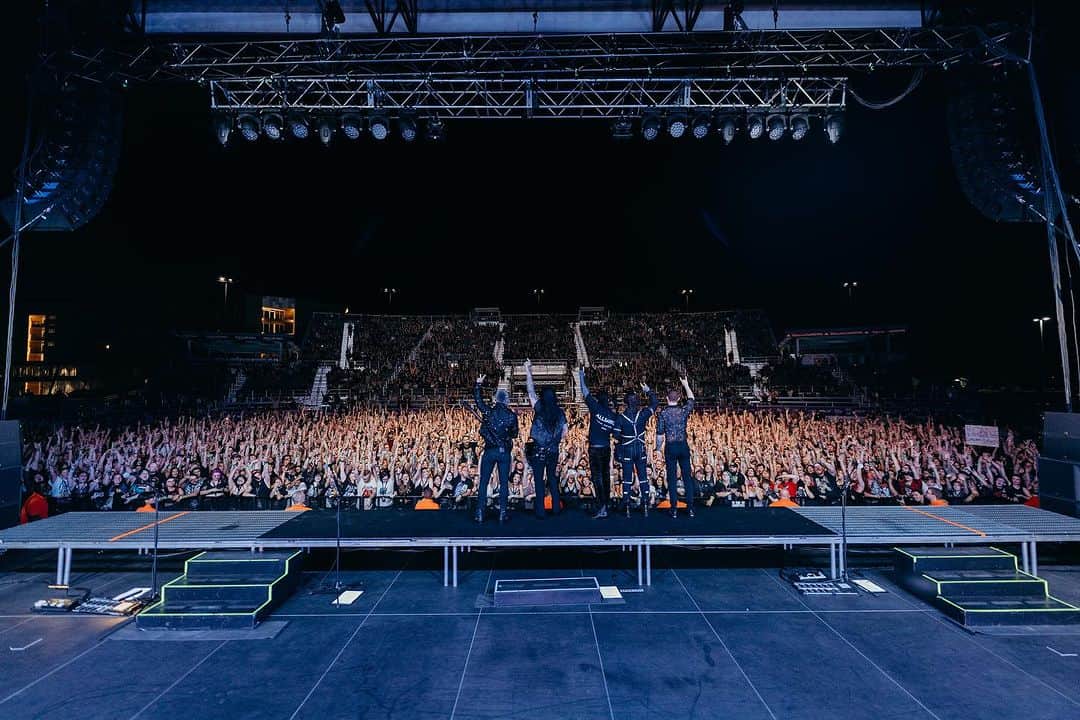 ロニー・ラドクのインスタグラム：「Airway heights went off, sold out for a month I’ll see you next time」
