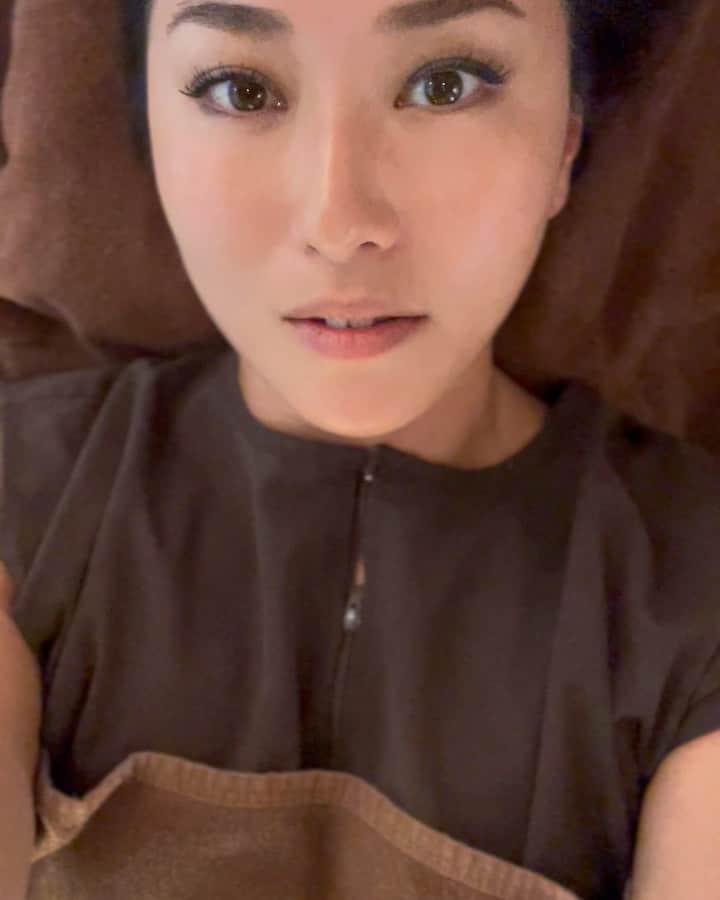 矢吹春奈のインスタグラム：「@ginza_kogao_labo  に行って来ました❣️ 凄腕の美馬先生に美肌・そして小顔にして頂き、美に関する情報を色々と教えて頂きました🥰 普段は女性専用のサロンですが、私のInstagramを見たと予約時にお伝えすれば男性でも大丈夫との事です👍💖  美容サロンって癒されますね〜😆✨ 共通の @yoshikensamba  Yさんのお話でも盛り上がり、とても楽しい施術時間でした。 美馬先生、ありがとうございました❣️」