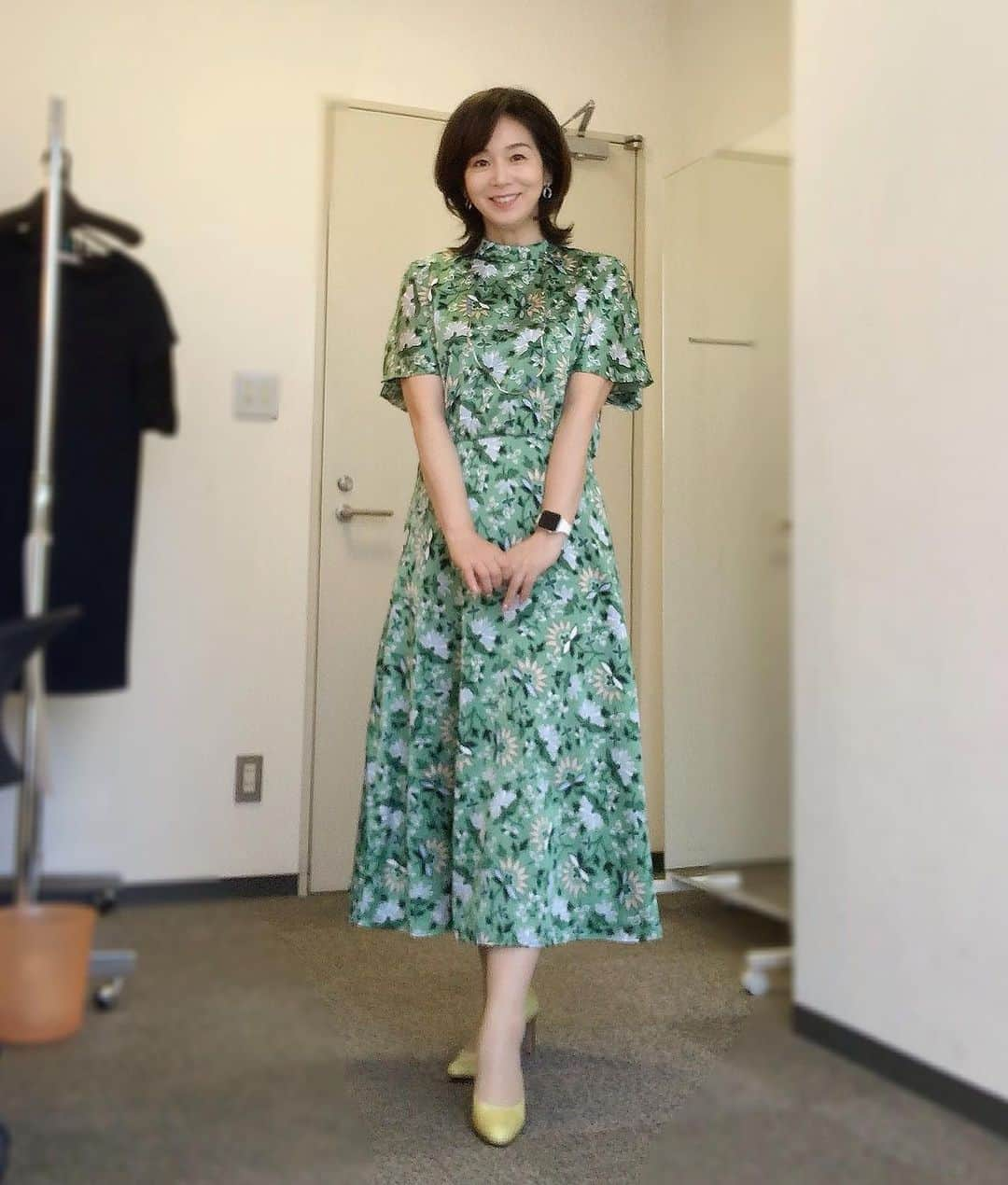 伊藤聡子さんのインスタグラム写真 - (伊藤聡子Instagram)「先週のアップ♪の衣装はグリーンの花柄ワンピースでした😊 海の日だったので海の生き物とともに📸 産休に入った鈴木しおりアナ、もうすぐ産休に入る石上愛子アナ、大学の同級生のメーテレの渡辺千佳ちゃんとともに女子会💕💕 隠れ家的な居酒屋「空」で美味しい和食とお酒とともにとっても楽しい時間を過ごしました😆 2人ともがんばって✊️✊️✊️ #メーテレアップ#金山グルメ #空#鈴木しおり さん#石上愛子 さん#渡辺千佳 さん#伊藤聡子」7月25日 16時06分 - satokoito73