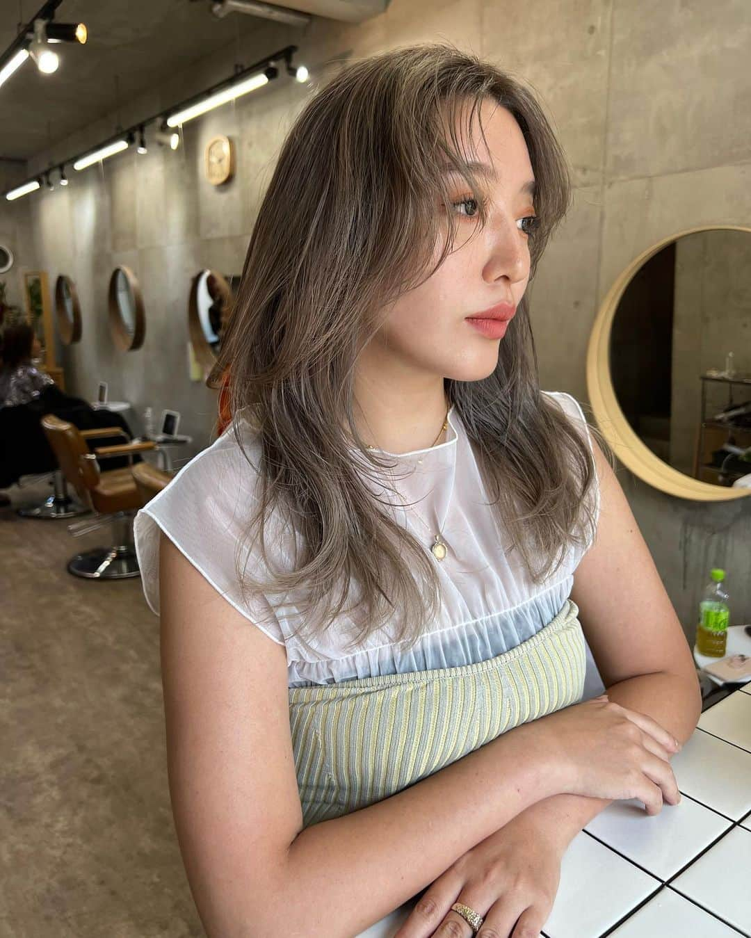 happyyopyさんのインスタグラム写真 - (happyyopyInstagram)「new hair 💇🏼‍♀️ 破天荒beigeだって🫢 レイヤーもたくさん入れてもらった♡ もう少し短くしてもいいかも？笑  thank you @ryo_saltwater  よっぴーのインスタ見たで 50%off DMしてみてください😌 お店が人気すぎて予約取りづらくなってるかもなのでお早めに！  #よぴ_hair #ハイトーンカラー #ハイトーンベージュ #ハイトーンロング #ロングヘア #レイヤーカット」7月25日 16時14分 - happyyopy