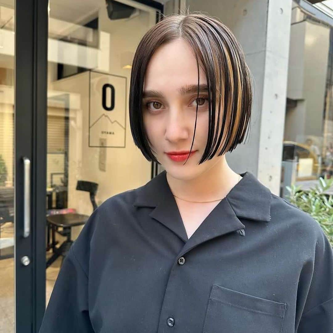 Emilyのインスタグラム：「ずっと我慢していたのでチョッキーン！スッキリ！襟足スッキリ！大山さんナイス技です✂️ ぜひ皆様もゆっくりと自分だけの時間を楽しめるサロンに行ってみて下さいね🍃 代々木八幡徒歩2分の個室サロン @oyama_hair」