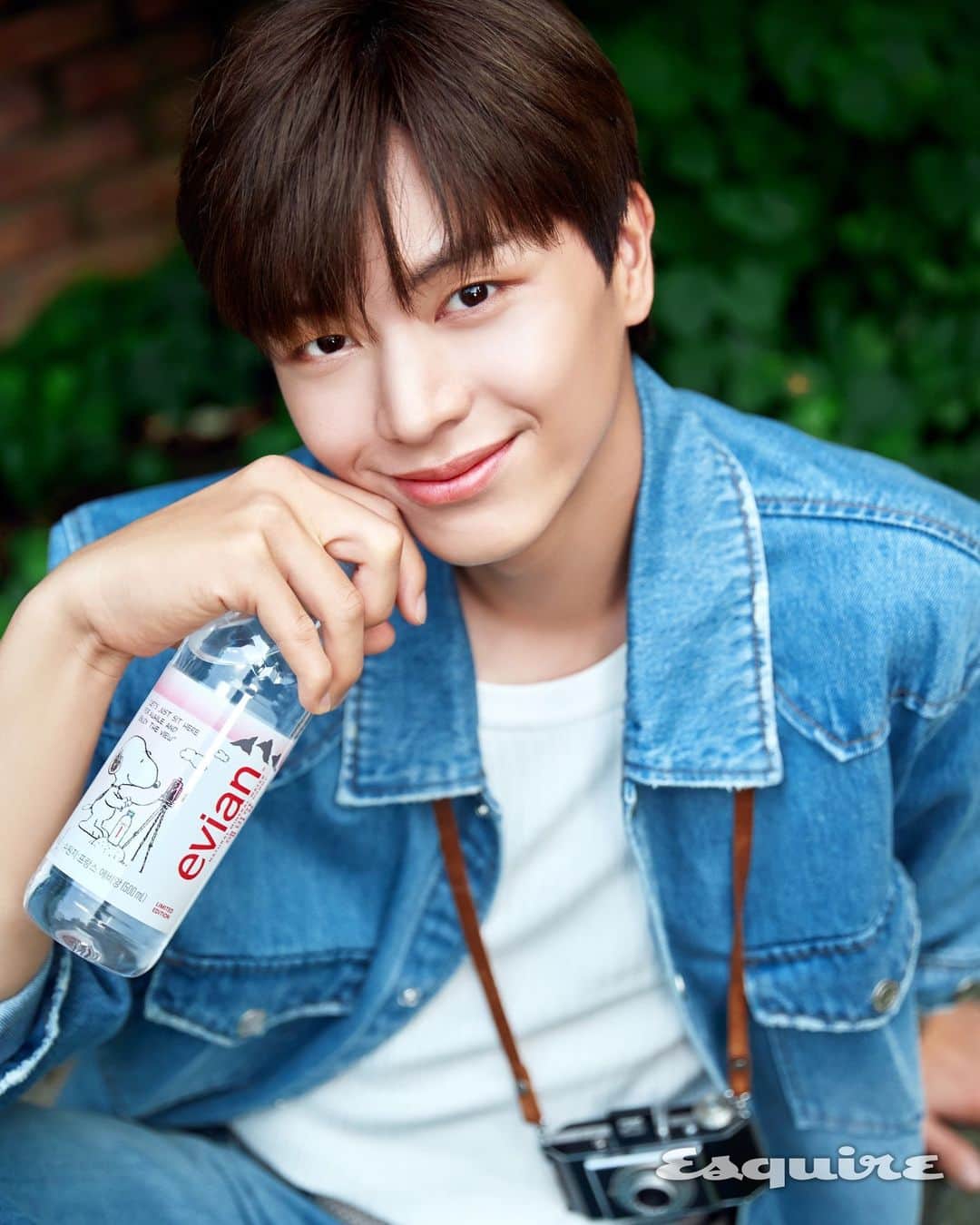 evianさんのインスタグラム写真 - (evianInstagram)「BTOB are back and revitalised with evian 👏 @Cube_Official_BTOB​   After over a year-long hiatus your favourite K-Pop group is back with an exclusive photoshoot from @Esquire.Korea​   Helping the BTOB boys stay refreshed is our limited edition Snoopy x evian collab bottles featuring Snoopy rehydrating his body and mind with evian’s naturally reviving and hydrating minerals 💧 ​   Check out more photos at esquirekorea.co.kr   #BTOB #Snoopy #evianwater​ #LiveYoung」7月25日 17時00分 - evianwater