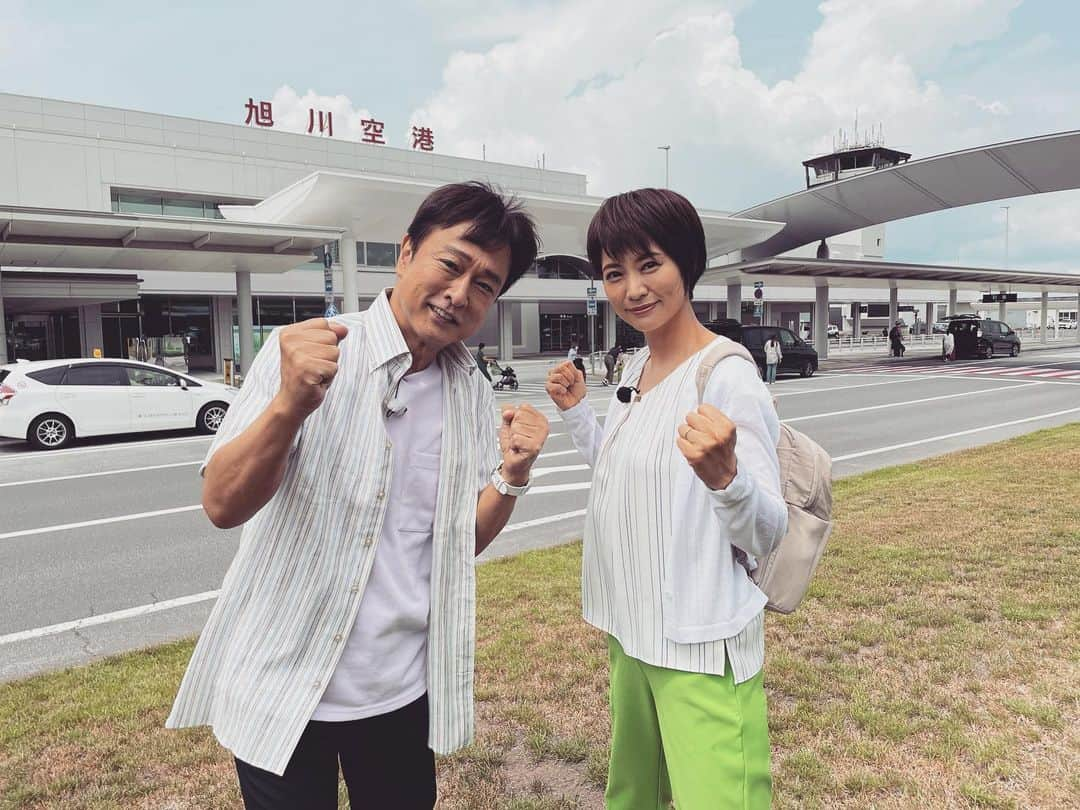 テレビ東京「太川蛭子の旅バラ」さんのインスタグラム写真 - (テレビ東京「太川蛭子の旅バラ」Instagram)「7/26（水）明日夜6時25分からの水バラは『ローカル路線バスvsローカル鉄道乗り継ぎ対決旅』 第１６弾👏👏👏  今回の対決の場所は北海道はでっかいどう🦀🐏  思い起こすこと3年前… 大雨で鉄道が大幅に遅延をしたことでバスチームに負けてしまった軍曹・村井  この戦いで初めて悔し涙を流した軍曹にとっては、苦い思い出の場所😢 その雪辱を果たすリベンジマッチとなります👊  一方、ミスターバス旅・太川にとっては、勝ち越しをかけた大事な一戦🙏 しかし北海道の大自然を前に、そう簡単にはいかないのがバス🚌と鉄道🚃の対決旅💦  果たして、嬉し涙を流すのはどちらのリーダーになるのか⁉️ 明日は絶対に見逃せない決戦です📢  テレビ東京が観られない地域の方も、TVerでリアルタイム配信を行っていますので、そちらも是非チェック✅して下さい☺️✌️  放送終了後、勝敗を分けた乗り継ぎをタビリス🐿が解説してくれるオリジナル動画をTVer、U−NEXTで配信します！ そちらもお見逃しなく👀  #太川陽介 #村井美樹 #バス旅 #乗り継ぎ旅 #鉄道大好き #テレ東 #テレビ東京 #北海道 #旭川 #リベンジマッチ」7月25日 17時01分 - tvtokyo_tagaebi