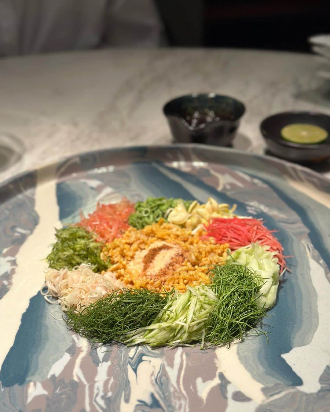 西澤絵理さんのインスタグラム写真 - (西澤絵理Instagram)「バンコクの感動レストランpart2🍽️  内装もお料理も最高です♡ 辛さは控えめにしないと結構辛いけどそれがまた美味しい。 私えびがすごく好きでよく食べるんだけど、ロブスターが今までの人生1美味しかった🦞(写真無し) . #bangkoklife #bangkokbestrestaurant」7月25日 17時25分 - eriyogacat