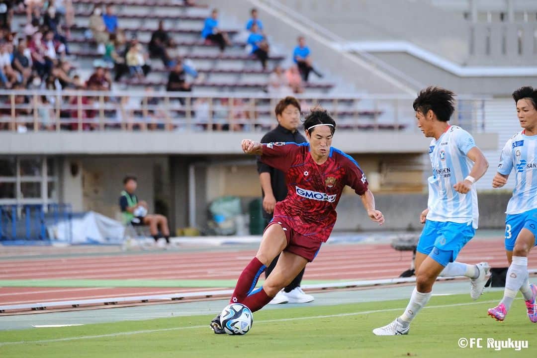 FC琉球さんのインスタグラム写真 - (FC琉球Instagram)「📷｜𝙋𝙃𝙊𝙏𝙊𝙂𝘼𝙇𝙇𝙀𝙍𝙔  7/22(土) J3 第19節 🆚Ｙ.Ｓ.Ｃ.Ｃ.横浜 📍タピスタ  #FC琉球  #FCRYUKYU  #沖縄  #okinawa  #琉球  #jleague #Jリーグ  #サッカー  #football  #soccer  #sfida  #ジンベーニョ  #沖縄とともに強くなる #ONEOKINAWA  #J30」7月25日 17時34分 - fcryukyu