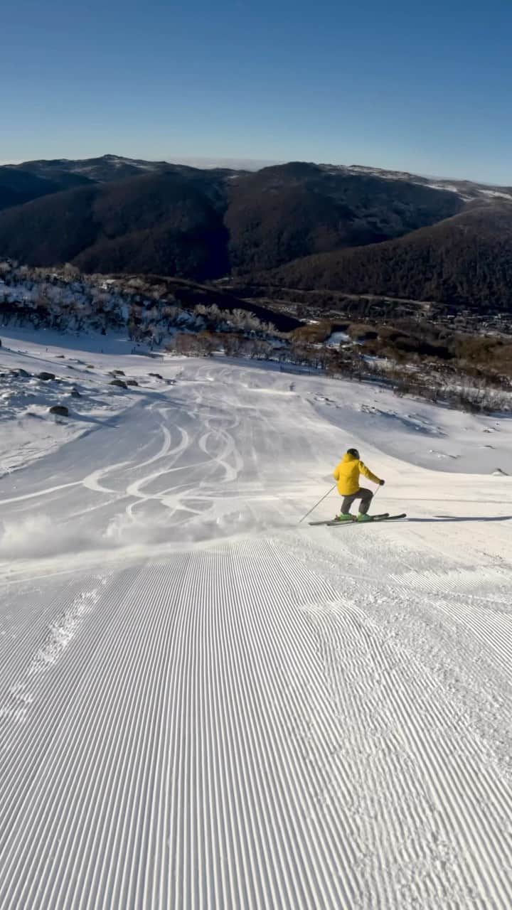 Australiaのインスタグラム：「This is snow joke - conditions are seriously good at @thredboresort right now ❄️🏂 Calling all thrill and chill seekers - #Thredbo in @snowymountainsnsw is ideal for both beginners and advanced skiers and just so happens to be home to #Australia’s longest ski run! Also providing easy access to Australia’s highest peak, #MtKosciuszko, there are plenty of opportunities for adventure in this picturesque part of @visitnsw... see you on the slopes!?   🎥: @thredboresort   📍: Thredbo, @snowymountainsnsw, @visitnsw  #seeaustralia #comeandsaygday #feelnsw #snowymountainsnswsnsw」
