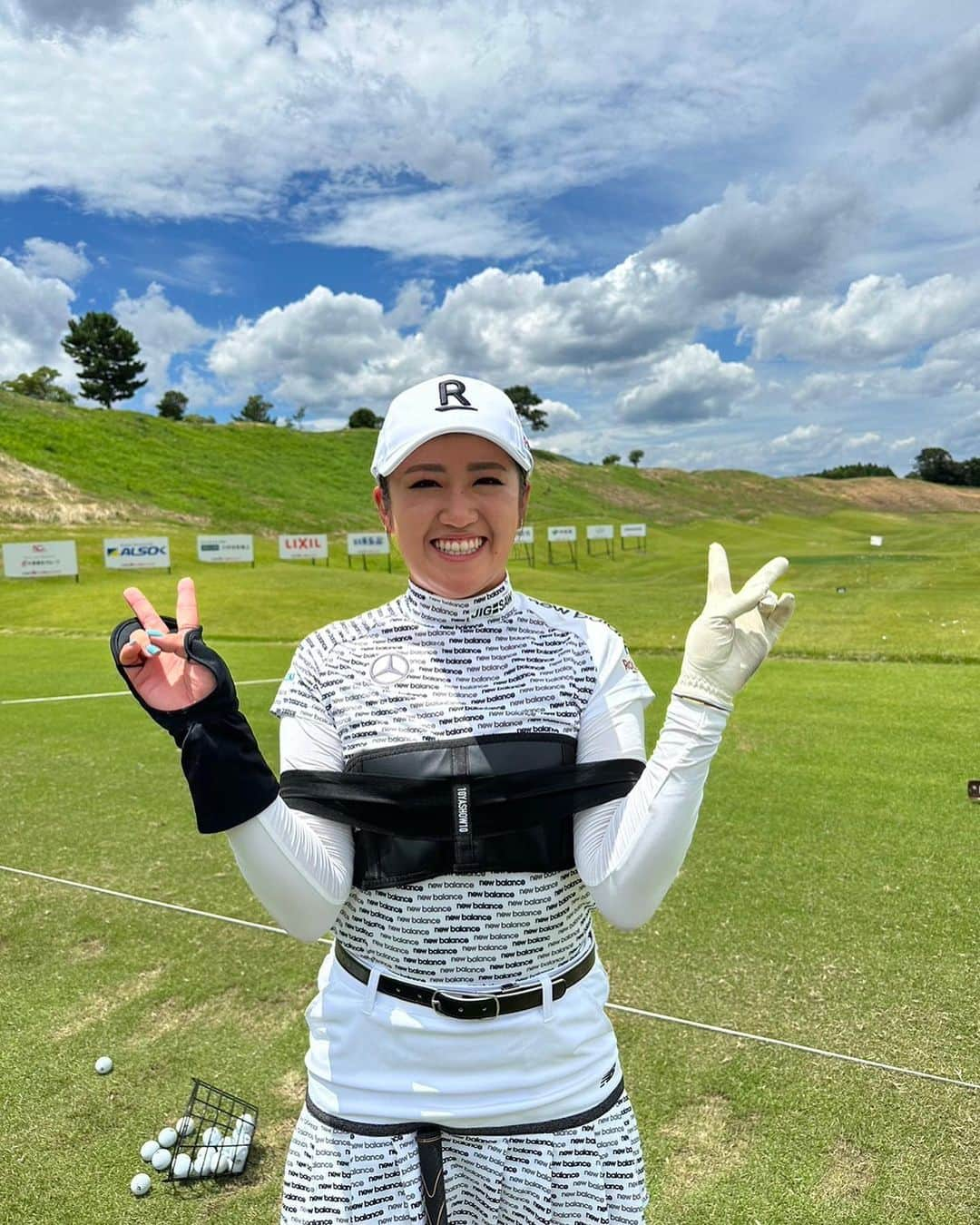 稲見萌寧さんのインスタグラム写真 - (稲見萌寧Instagram)「10YASHOW10さんのGolf BRA使わせて頂いてます！ ありがとうございます😊  #10yashow10 #golfbra」7月25日 17時50分 - mone173.golf