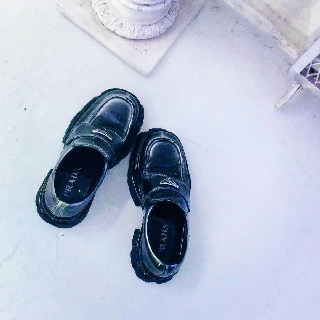 マヨイ・ディスコニックさんのインスタグラム写真 - (マヨイ・ディスコニックInstagram)「水張りをして撮影だったので、一度この靴水没してるんです　#ぷかぷか #KiD #少年のアビス #お気に入り」7月25日 18時01分 - myi_howl