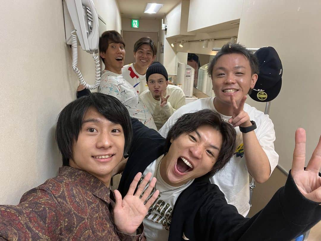 山本祥彰のインスタグラム：「少し前のよかろうもんの皆さんとの写真！ あげてなかった気がするので投稿！」