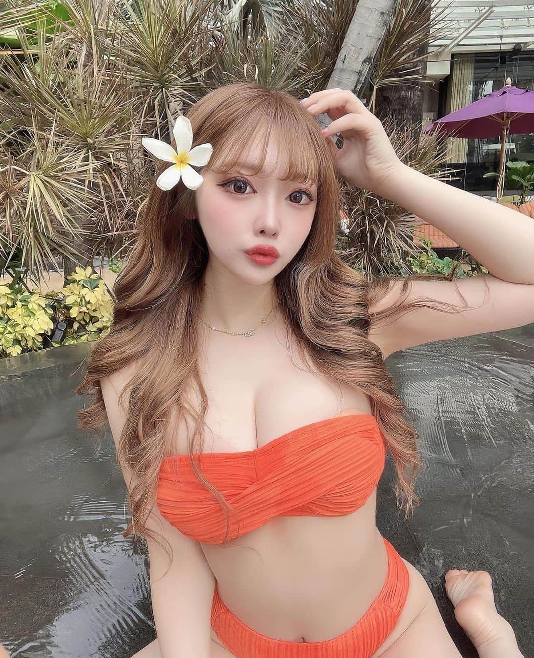 美女美容事情さんのインスタグラム写真 - (美女美容事情Instagram)「《オレンジビキニ🧡🍊🫧》 *⁠ リポストを使って素敵な美女の投稿を紹介させて頂く【ビジョビ💄美女美容事情💅】のコーナーです✨ *⁠ 今回ご紹介させて頂きますのは!!👀❤︎⁠⠀ risaさん< @risapyondesu_ >の素敵なお写真📸⁠⠀⁠⠀⁠⠀⁠ *⁠⠀⁠⠀⁠⠀⁠⠀ タイで撮ったオレンジな水着ショット🔸👙 夏のヒロインのような可愛さで癒されます😚💕 *⠀⁠⠀⁠⠀⁠⠀⁠⠀ risaさん< @risapyondesu_ > ⁠⠀⁠⠀⁠⠀⁠⠀ 素敵な投稿ありがとうございました🐠🫧 *⠀⁠⠀⁠⠀⁠⠀⁠⠀ risaさんのアカウントには他にも素晴らしい投稿が沢山ありますので是非覗いてみてくださいね💁‍♀️💙⁠⠀⁠⠀⁠⠀⁠⠀ *⠀⁠⠀⁠⠀⁠⠀⁠⠀ △▼△▼△▼△▼△▼△▼△▼△▼△▼ ⁠⠀⁠⠀⁠⠀ ❤🧡💛「美女美容事情」💚💙💜⠀⠀⠀⠀⠀⠀⠀⠀⠀⠀⠀⠀⠀⠀⁠⠀⁠⠀⁠⠀⁠⠀⁠⠀ 👇掲載ご希望の方は👇⠀⠀⠀⠀⠀⠀⠀⠀⠀⠀⠀⠀⠀⠀⠀⁠⠀⁠⠀⁠⠀⁠⠀⁠⠀ @b_b_j.jタグ付けと🖤 #ビジョビ ⁠⠀ 🖤タグ付けお願いします✨⠀⠀⠀⠀⠀⠀⠀⠀⠀⠀⠀⠀⠀⠀⠀⁠⠀⁠⠀⁠⠀⁠⠀⁠⠀ △▼△▼△▼△▼△▼△▼△▼△▼△▼ ⁠⠀⁠ #タイ #タイ料理 #タイ旅行 #バンコク #バンコク旅行 #海外旅行 #海外 #プール #thai #thaifood #thaitraveling #bangkok #キラキラコンカフェ嬢  #ミナミ #宗右衛門町 #宗右衛門 #自撮り #自撮り界隈 #自撮り女子 #ヘアカラー #ピンクブラウン #メイク #カラコン #ダンサー #ゴーゴーダンサー #コンカフェ #コンカフェ嬢 #コンカフェキャスト」7月25日 18時09分 - b_b_j.j