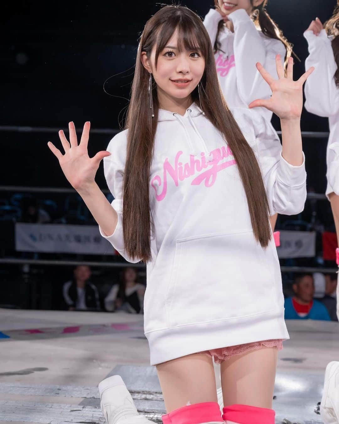 松田蘭のインスタグラム：「西口プロレス🥊⭐︎  夏の思い出一緒につくろ！  松田蘭推しで予約してね 📞03-6416-0218  #西口プロレス #プロレス #新宿 #新宿face #リングガール #レースクイーン #松田蘭」