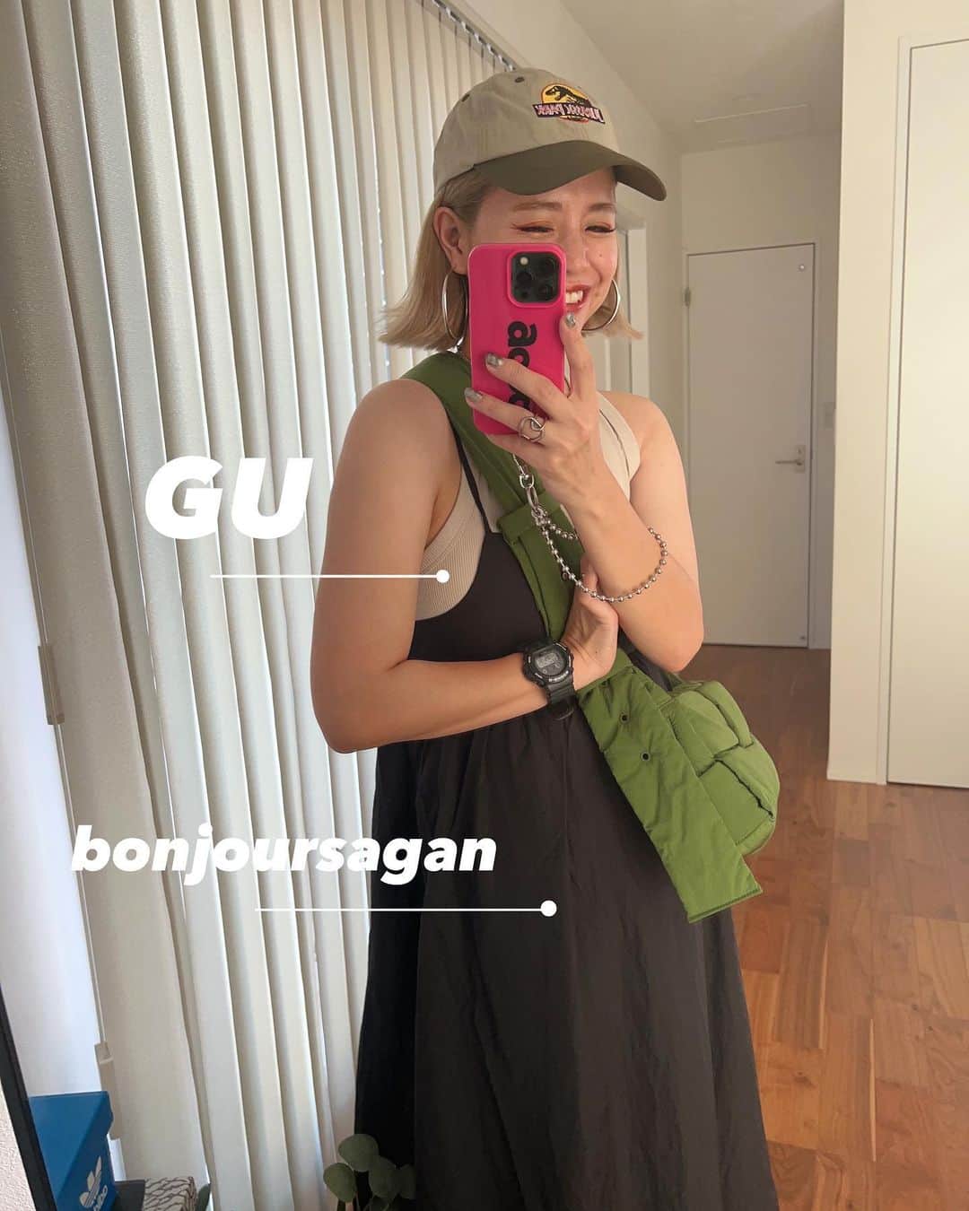 のインスタグラム：「シャカシャカキャミワンピース♡ カジュアルでかわいい😚 あつすぎてたくましい腕ほりだしてしまった😂💪 GUのアメスリタンクと♡  @bonjoursagan  →今日はクーポンでてました😙  スマホチェーン⛓️ @clear283   #bonjoursagan#bs_style#キャミワンピース#ワンピース#キャップ #adidassamba#bottegaveneta#スマホチェーンショルダー#大人カジュアル#カジュアル#高身長#高身長コーデ#メンズライク#骨格ナチュラル#カジュアルコーデ#オーバーサイズ#pr」