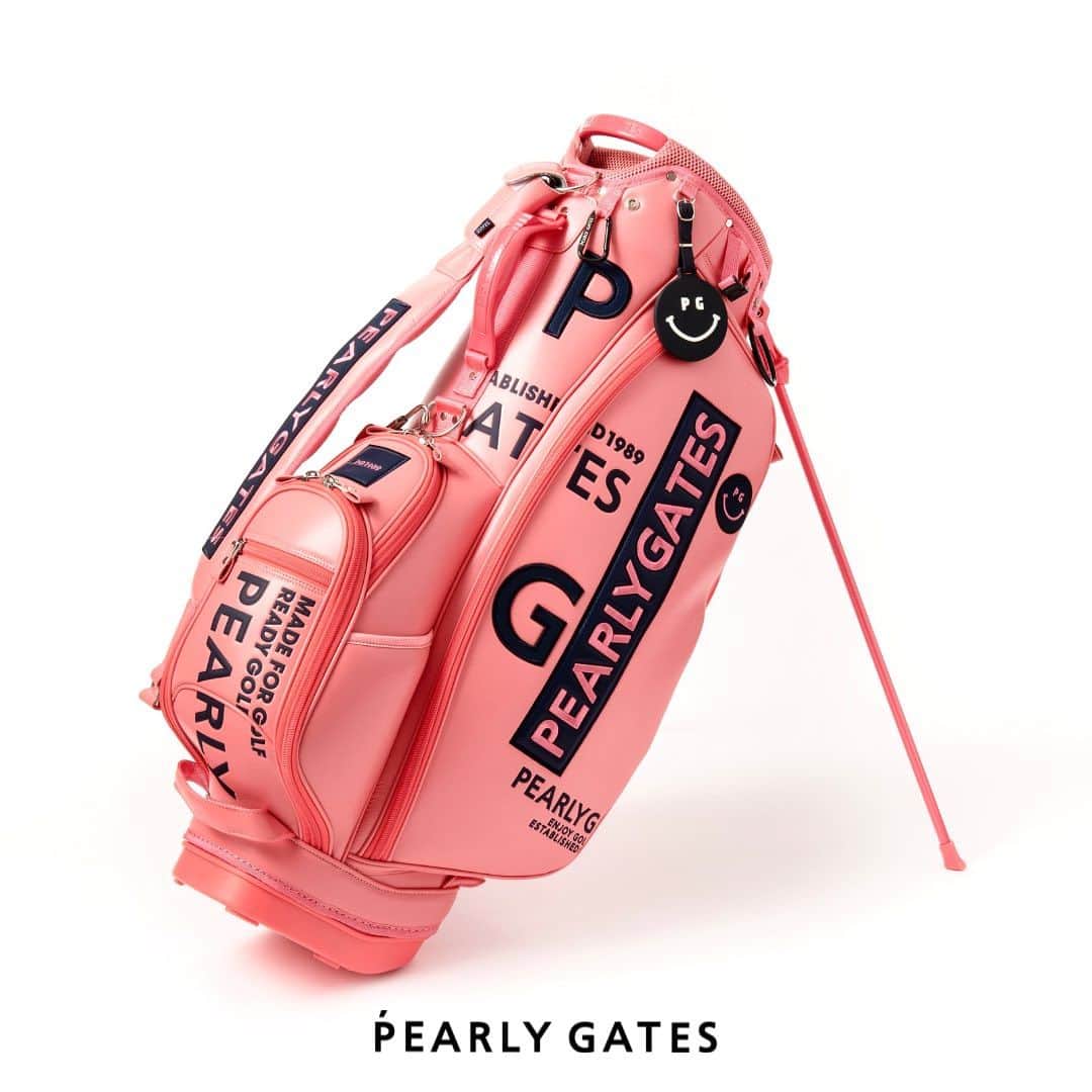 パーリーゲイツさんのインスタグラム写真 - (パーリーゲイツInstagram)「THAT’S NEW STANDARD!!   2023 AUTUMN NEW BASIC STAND GOLF BAG “PINK”  パーリーゲイツ秋の最新作から定番ゴルフバッグの新色ピンクが登場‼︎ 他にはない絶妙なトーンのカラーが存在感を放ちます。  #pearlygates#golfbag#newarrivals#pink#autumncollection#golffashion#golfstyle#パーリーゲイツ#ゴルフ#ゴルフウェア#ゴルフファッション#ゴルフバッグ」7月25日 18時33分 - pearlygates_official