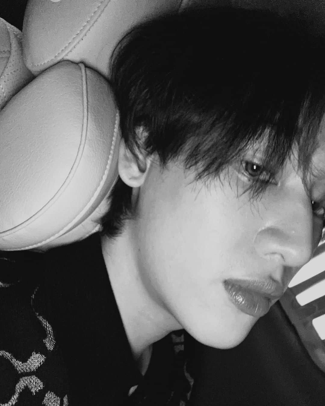 BamBam のインスタグラム：「🚮」