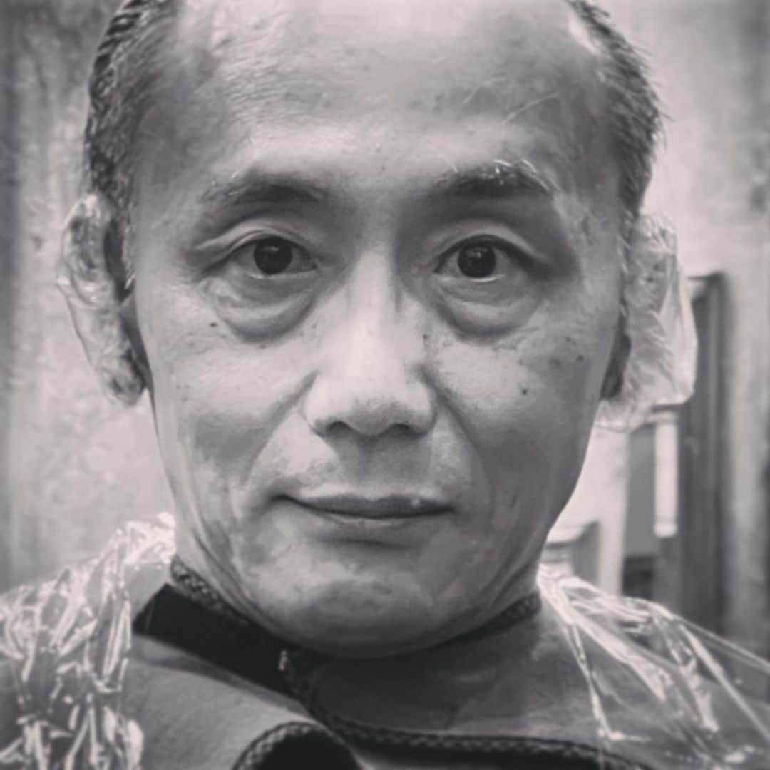 石野竜三さんのインスタグラム写真 - (石野竜三Instagram)「只今カラーリング中❗️ なんか疲れた顔してるなぁ😅。」7月25日 18時50分 - ryuzou_ishino