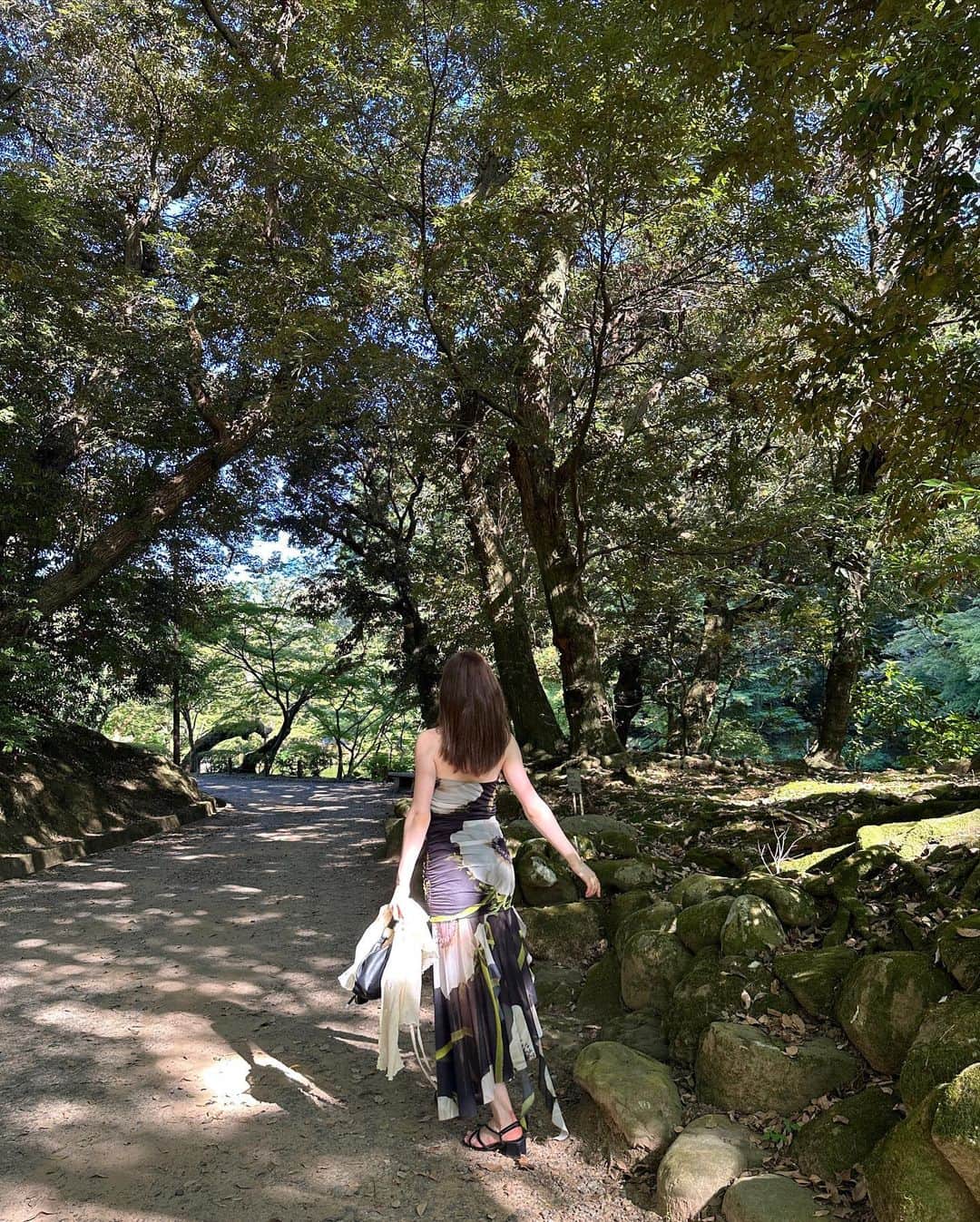 渡辺イリーナさんのインスタグラム写真 - (渡辺イリーナInstagram)「成田山公園お散歩したよ☺️ 自然ってやっぱり癒される〜🍀」7月25日 18時43分 - watanabe_iryna_