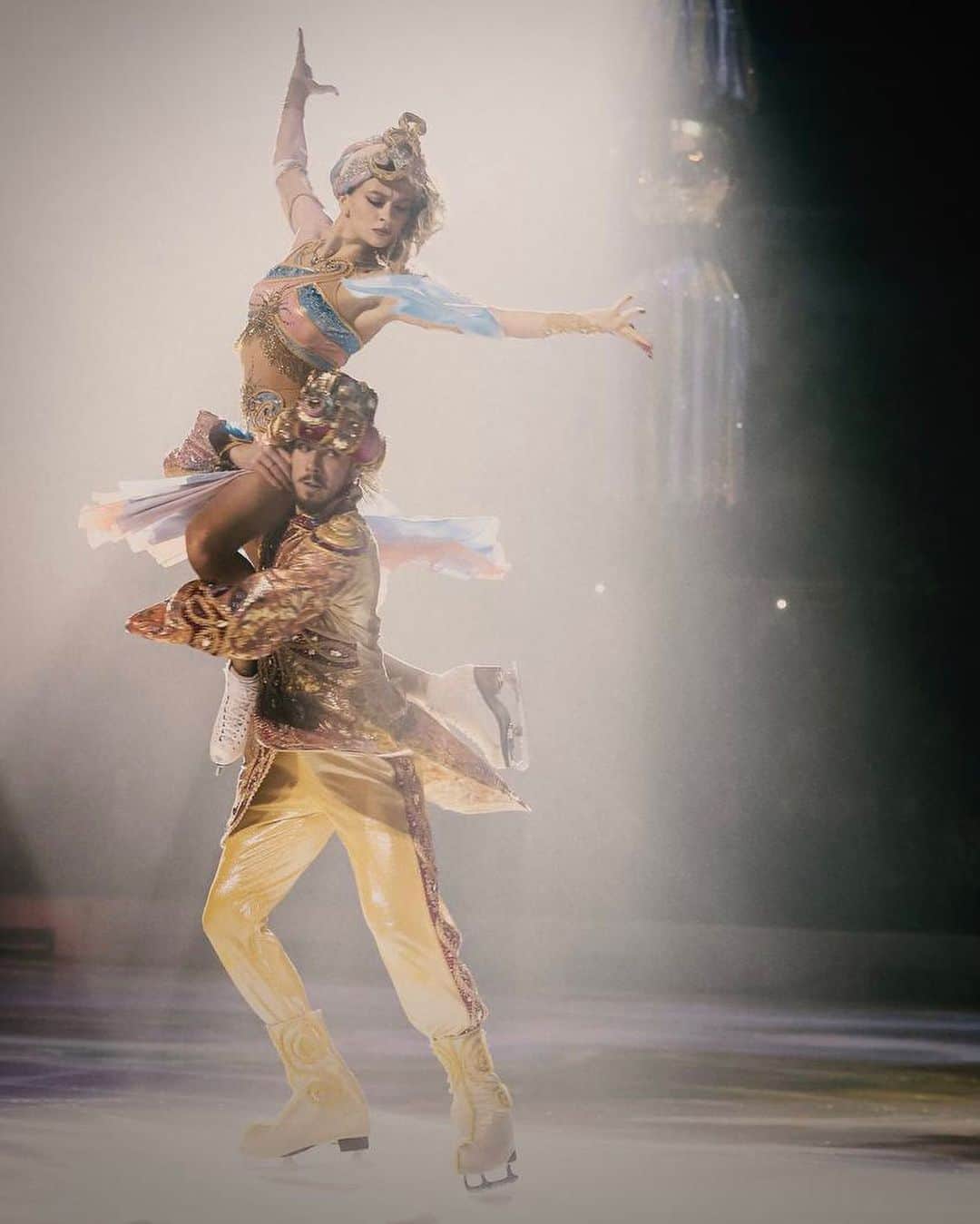 ニキータ・カツァラポフさんのインスタグラム写真 (ニキータ・カツァラポフInstagram)「Немного востока вам в